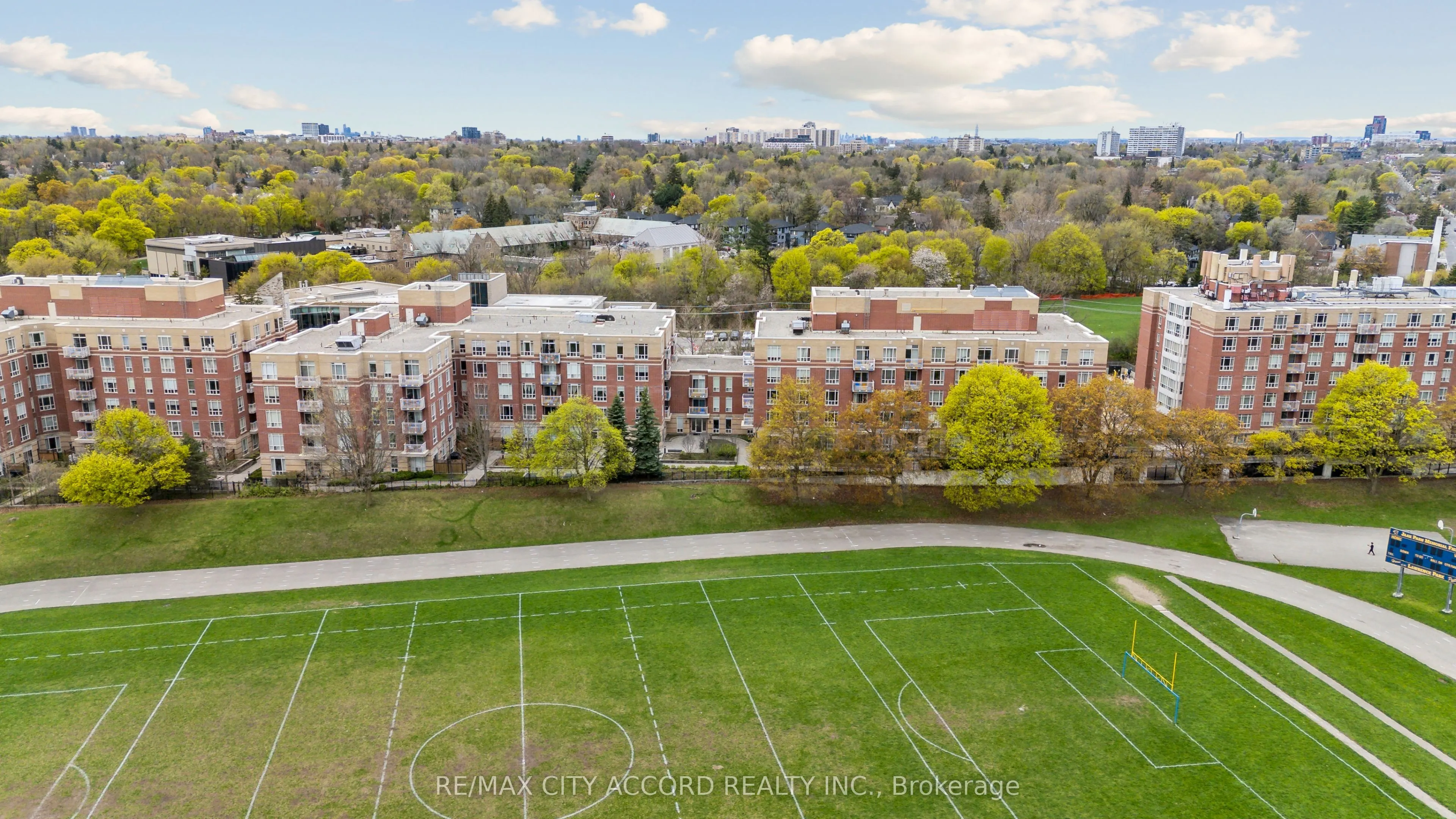 485 Rosewell Avenue, #210