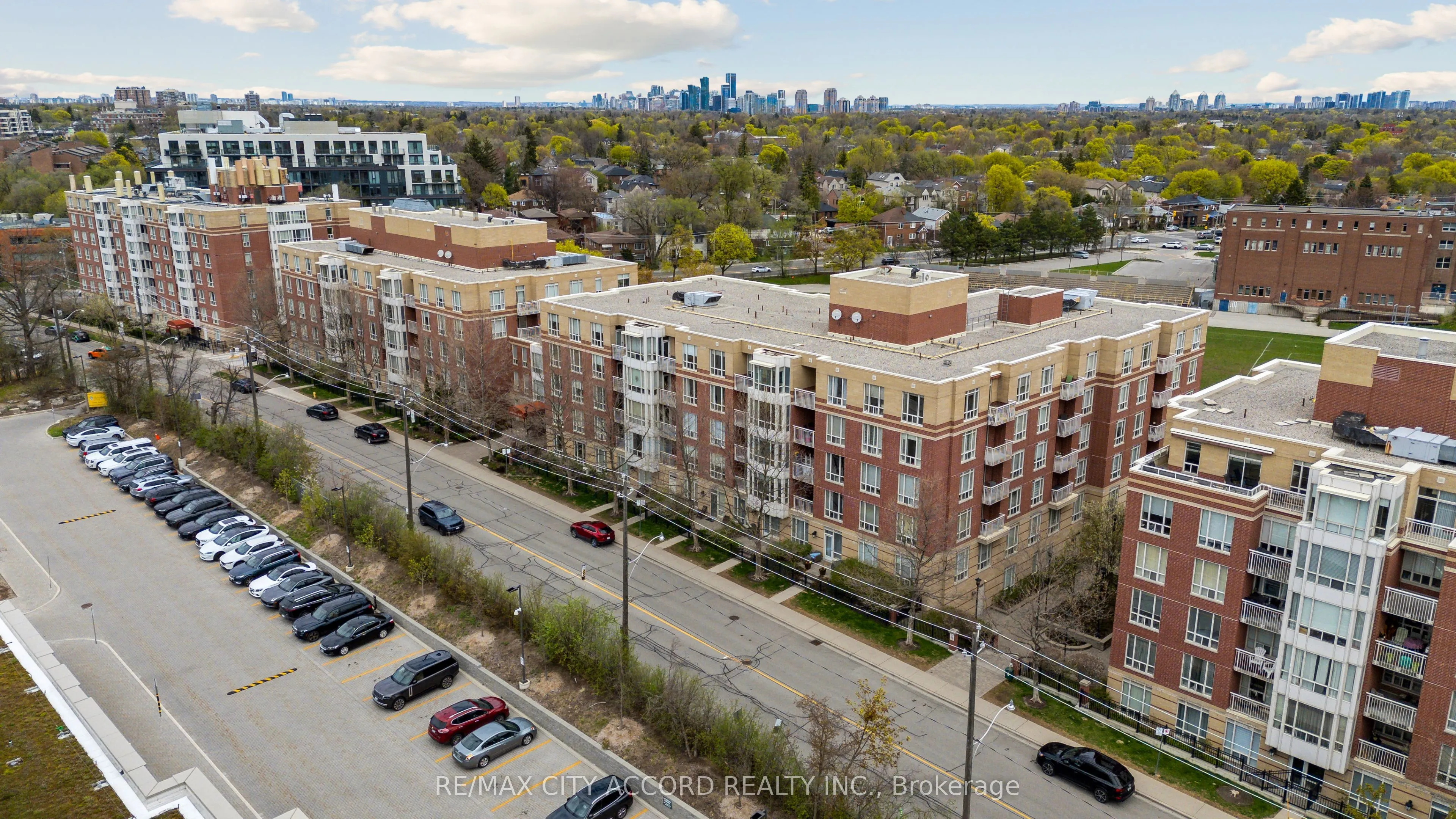485 Rosewell Avenue, #210