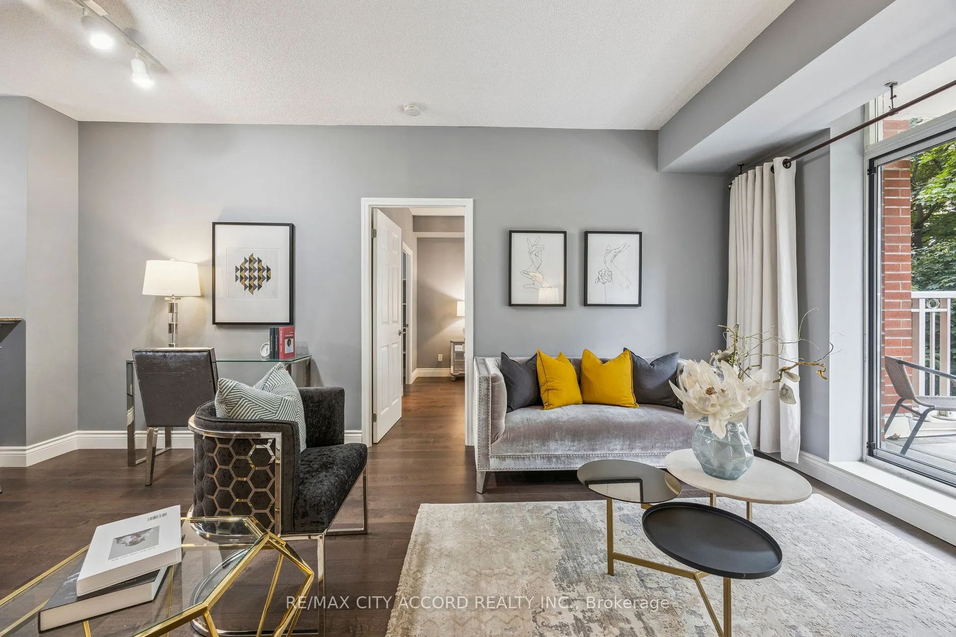 485 Rosewell Avenue, #210