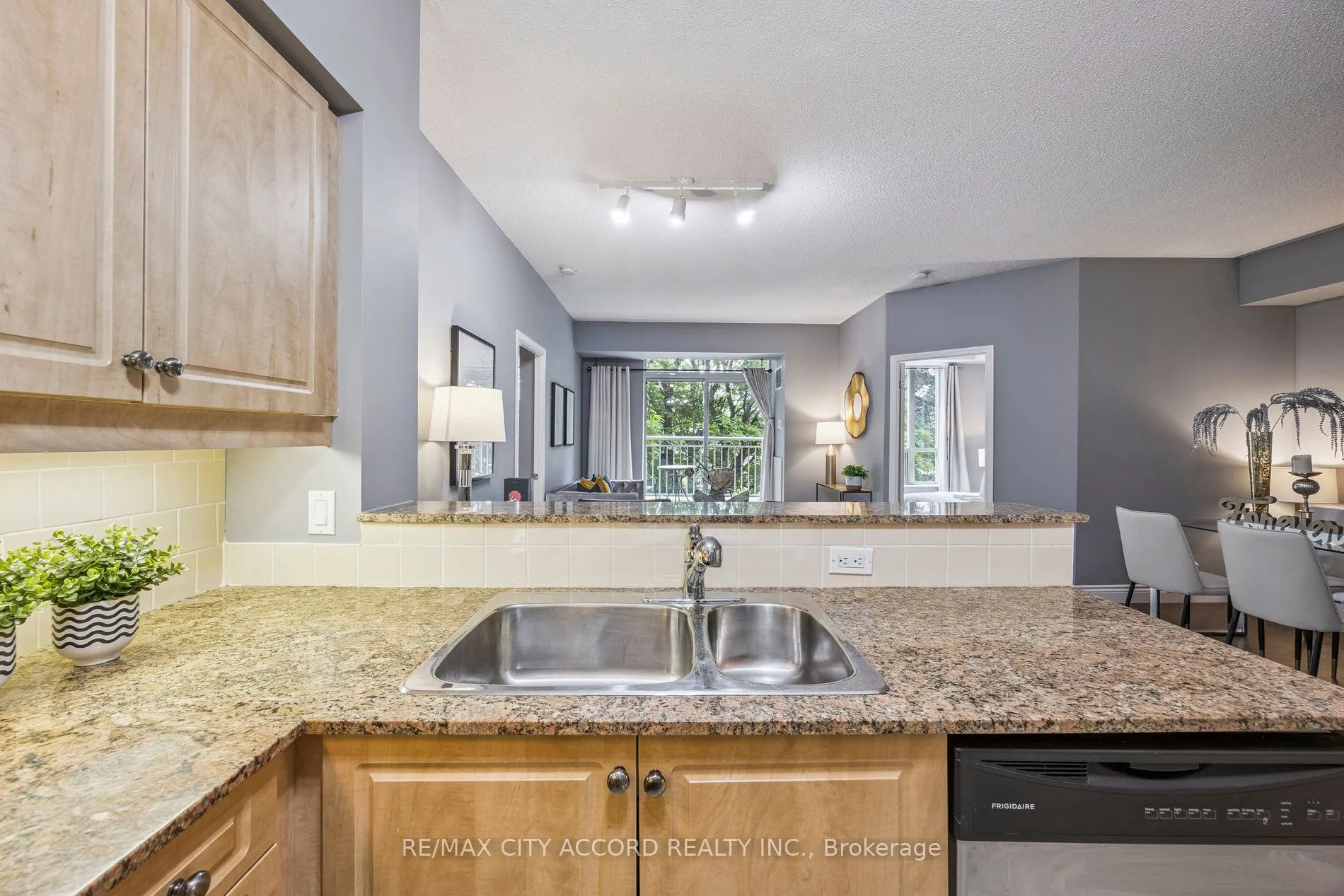 485 Rosewell Avenue, #210