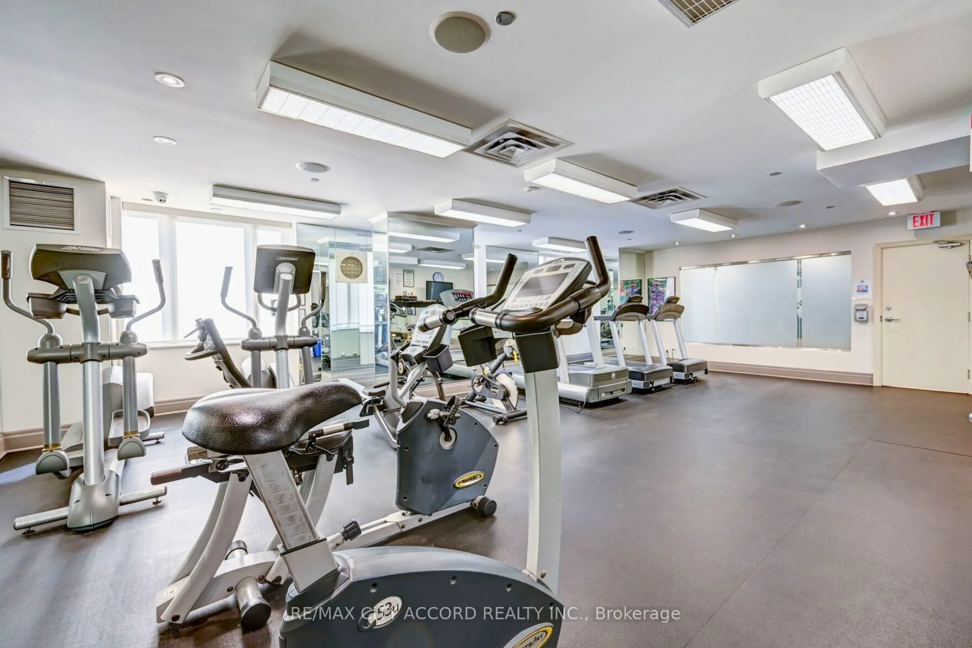 485 Rosewell Avenue, #210