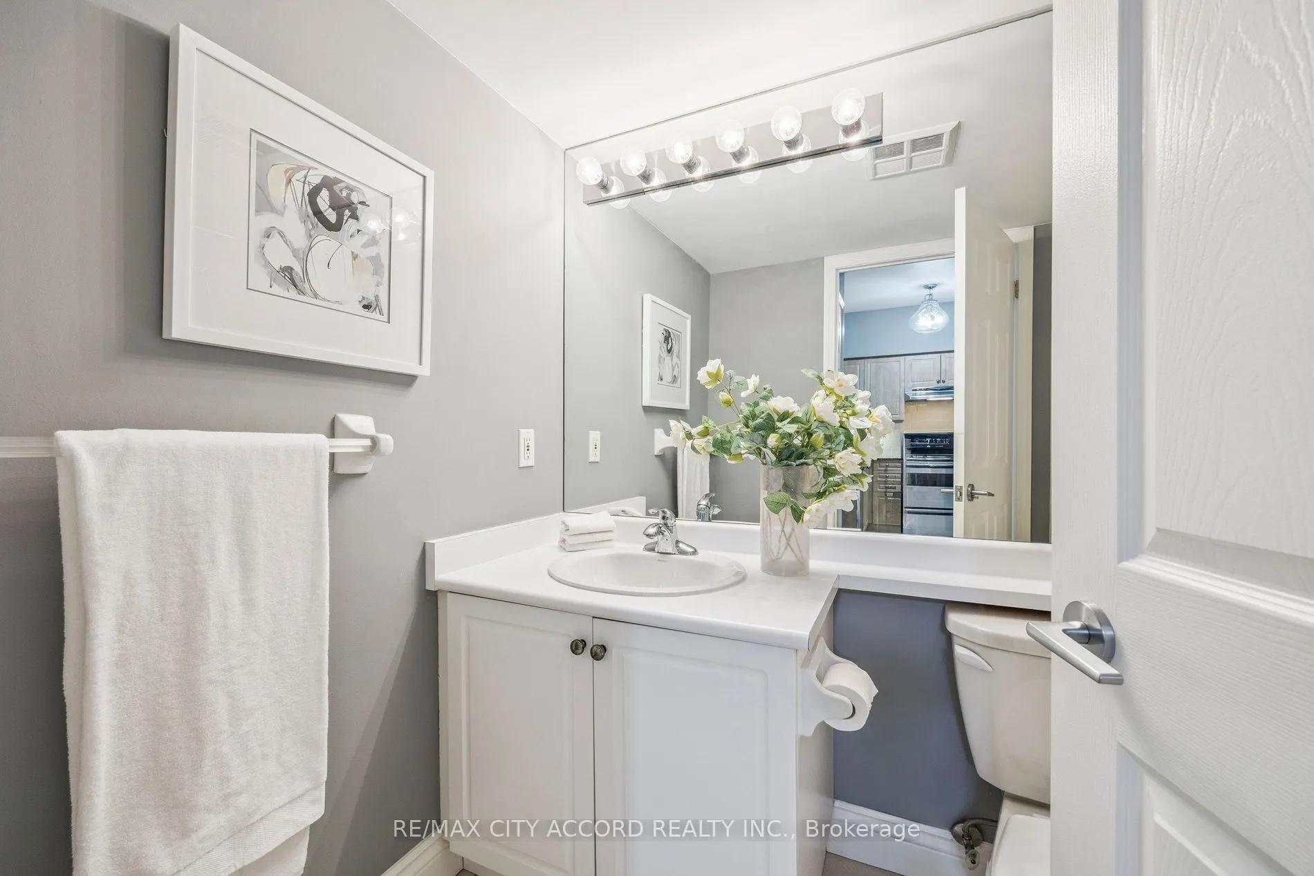 485 Rosewell Avenue, #210