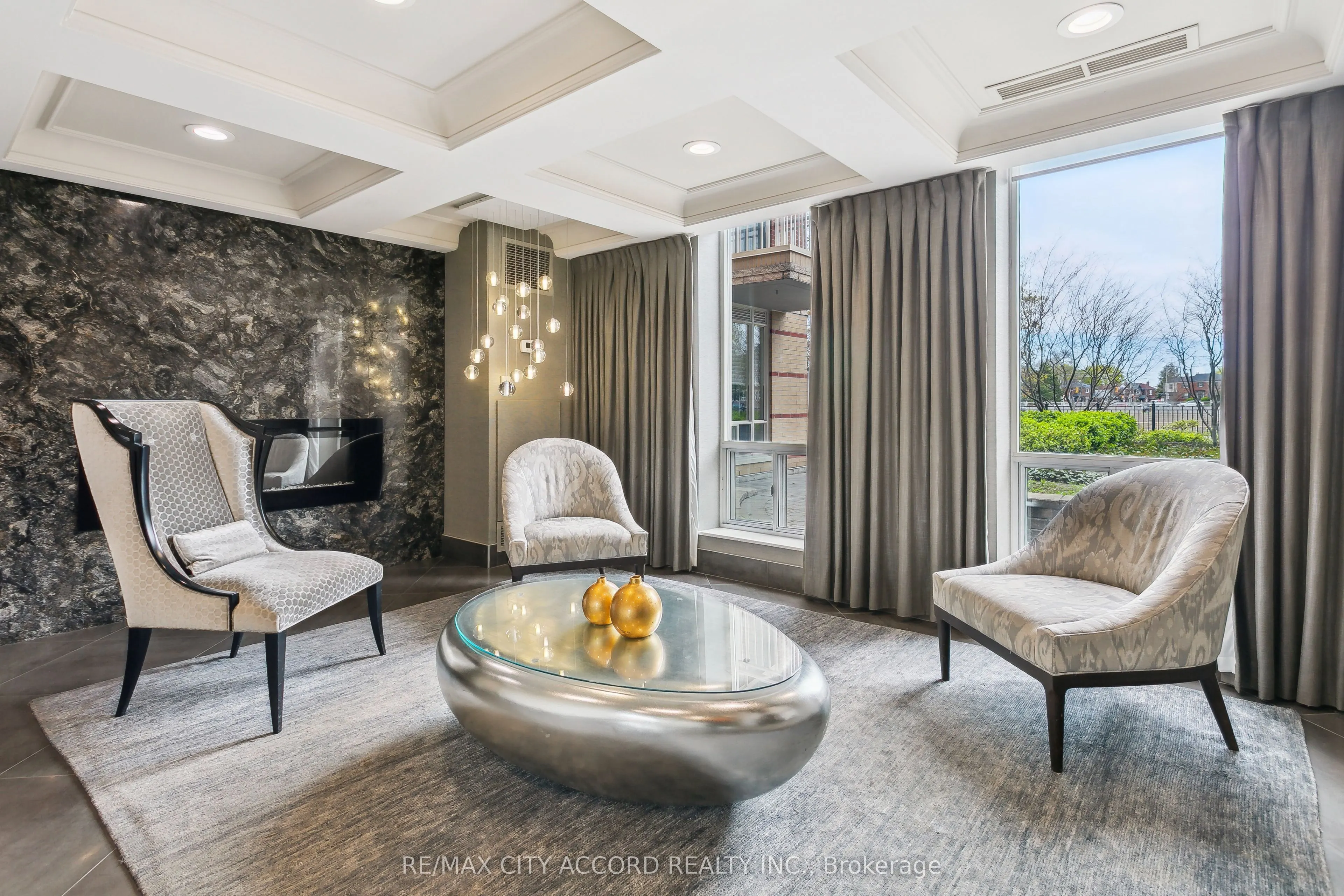 485 Rosewell Avenue, #210