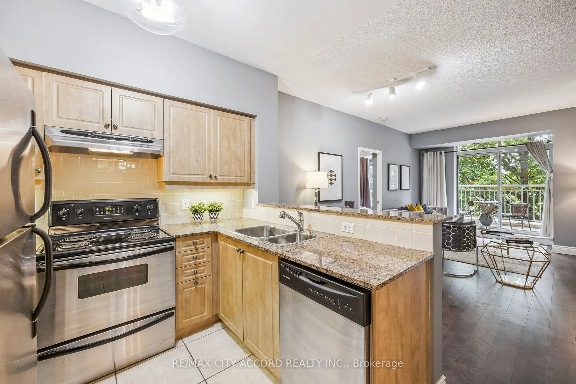 485 Rosewell Avenue, #210