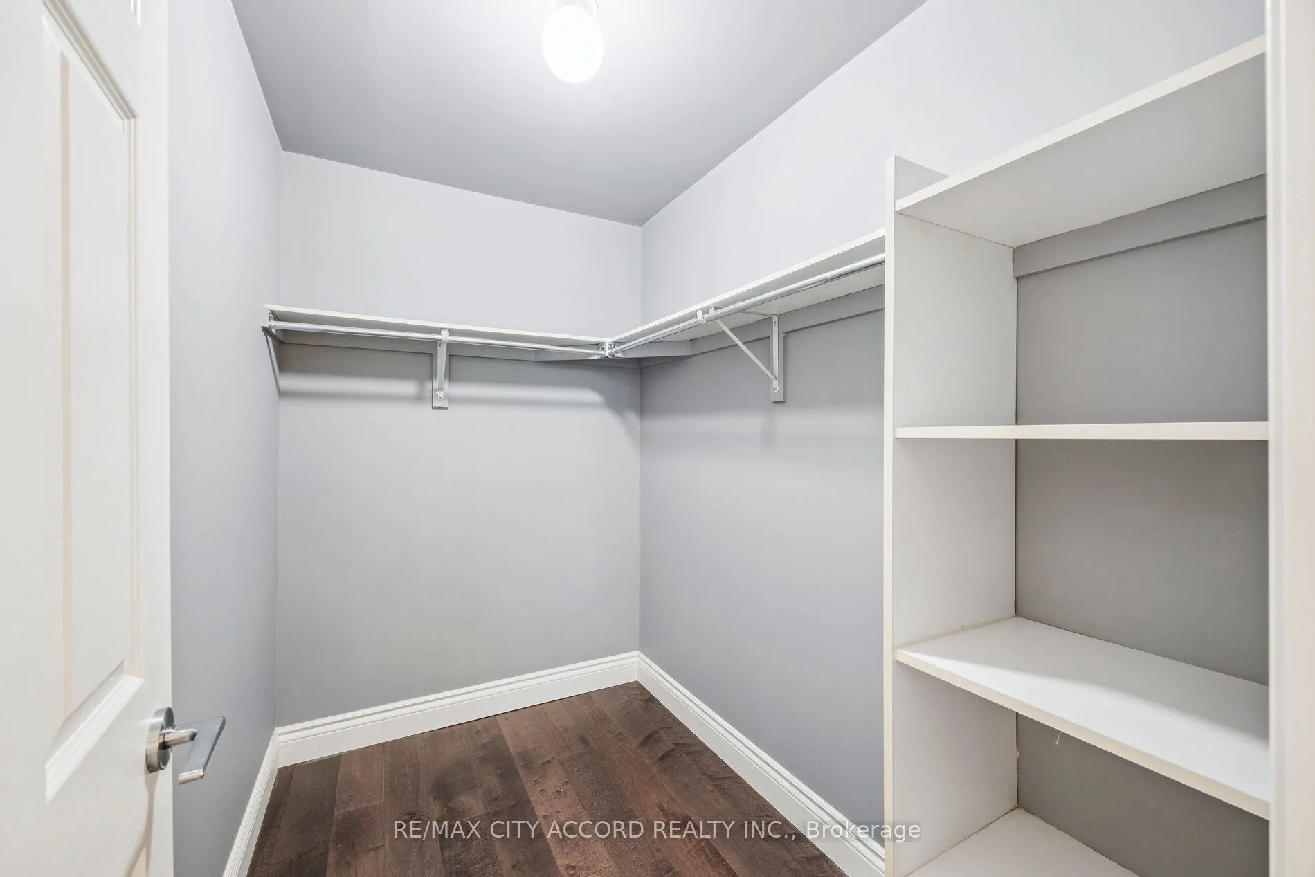 485 Rosewell Avenue, #210