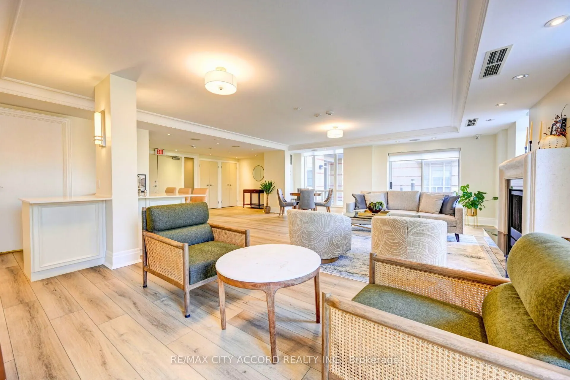 485 Rosewell Avenue, #210