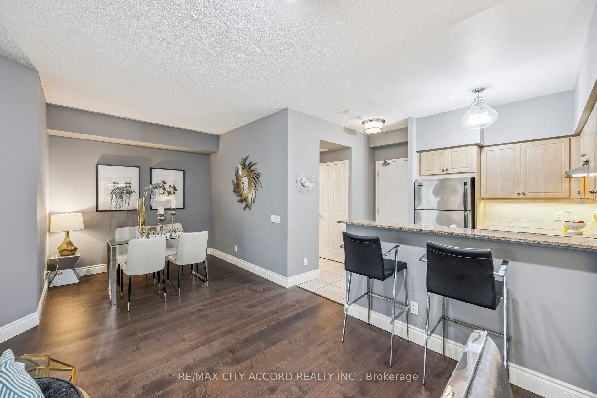 485 Rosewell Avenue, #210