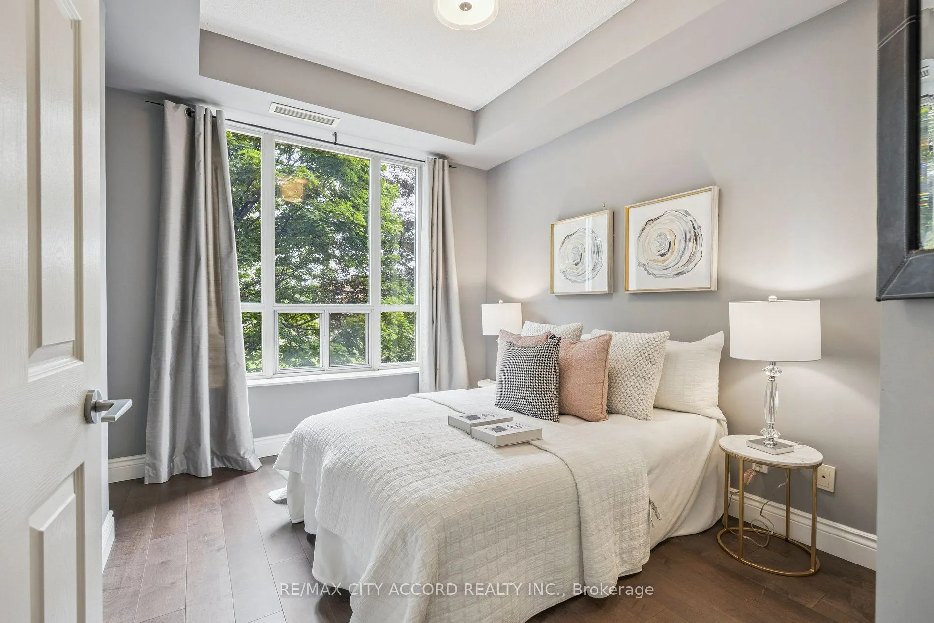 485 Rosewell Avenue, #210
