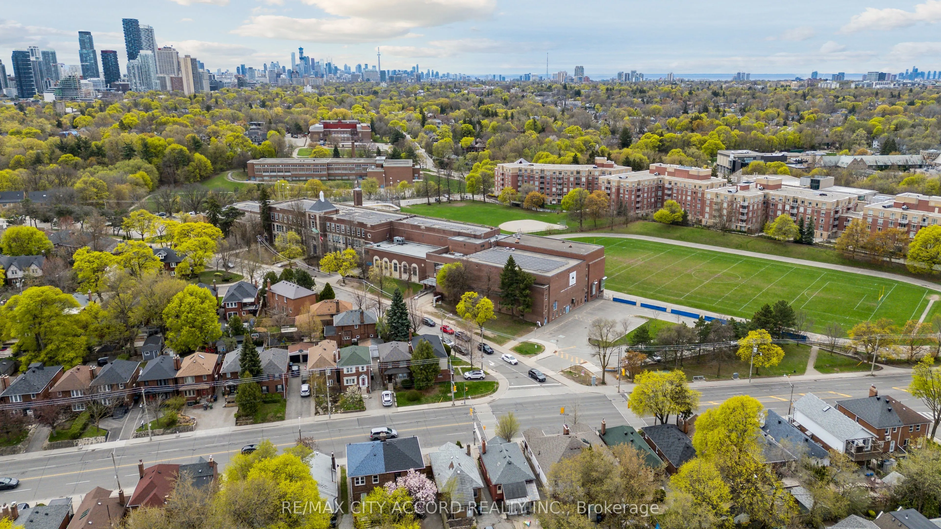 485 Rosewell Avenue, #210