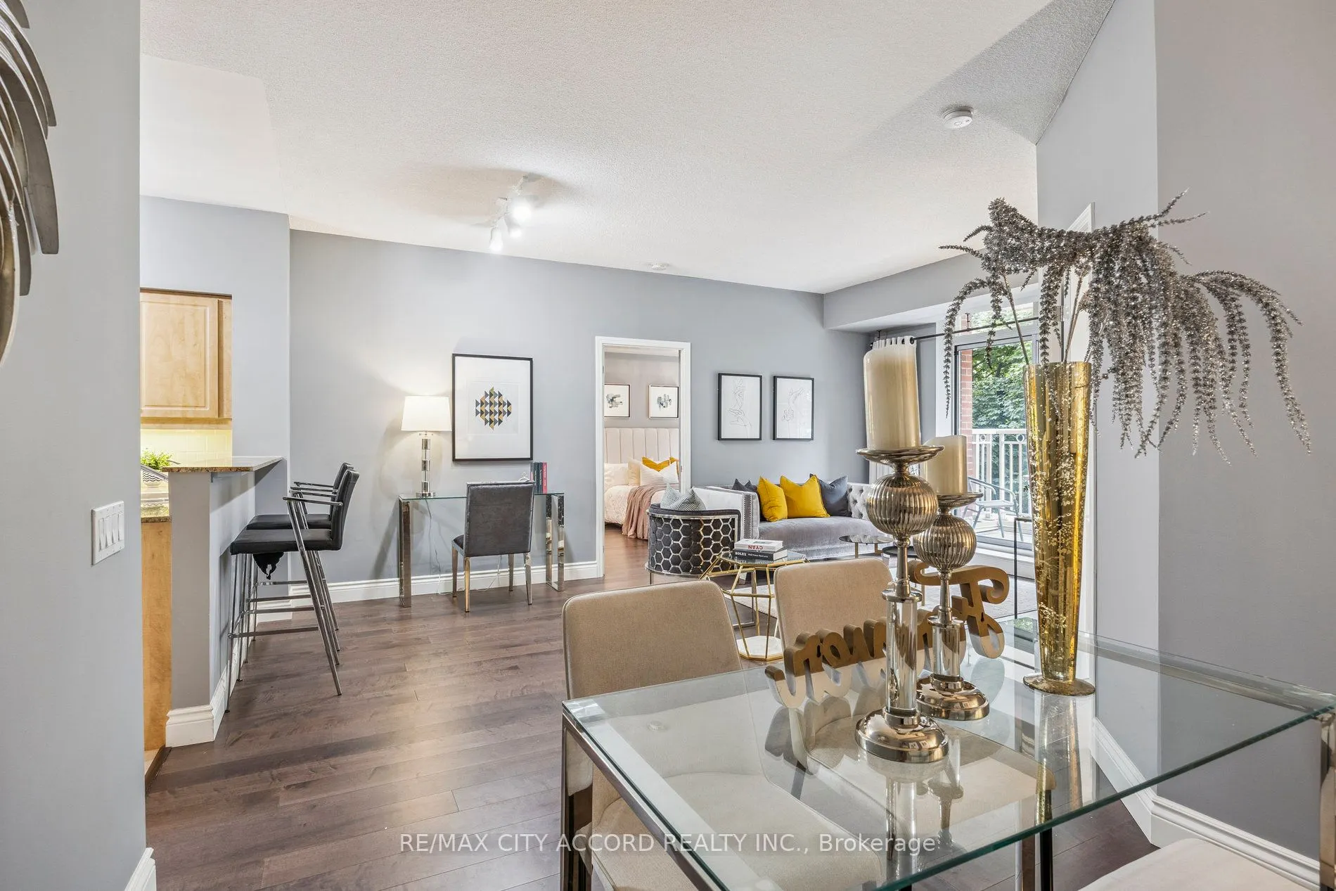 485 Rosewell Avenue, #210