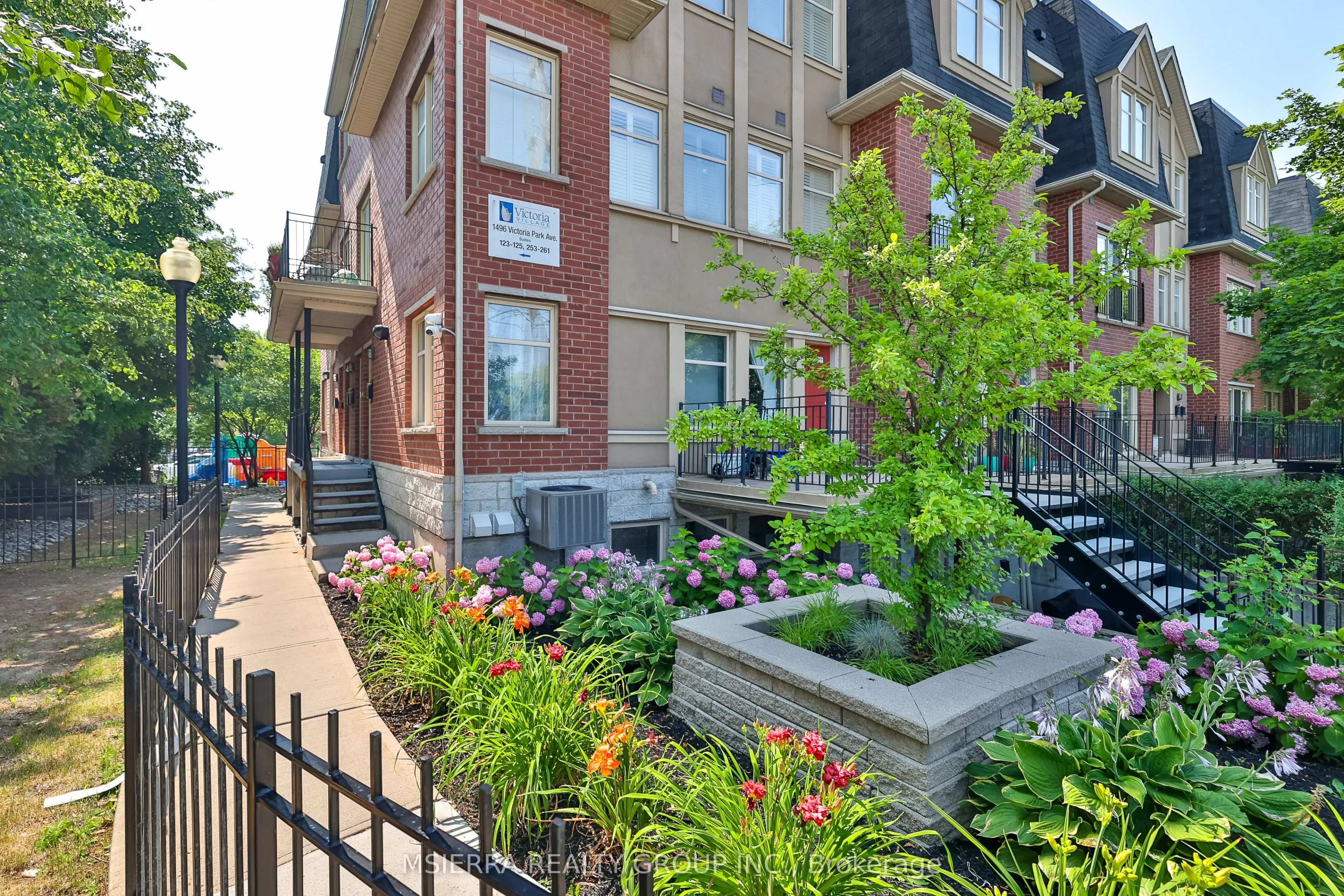 1496 Victoria Park Avenue, #254