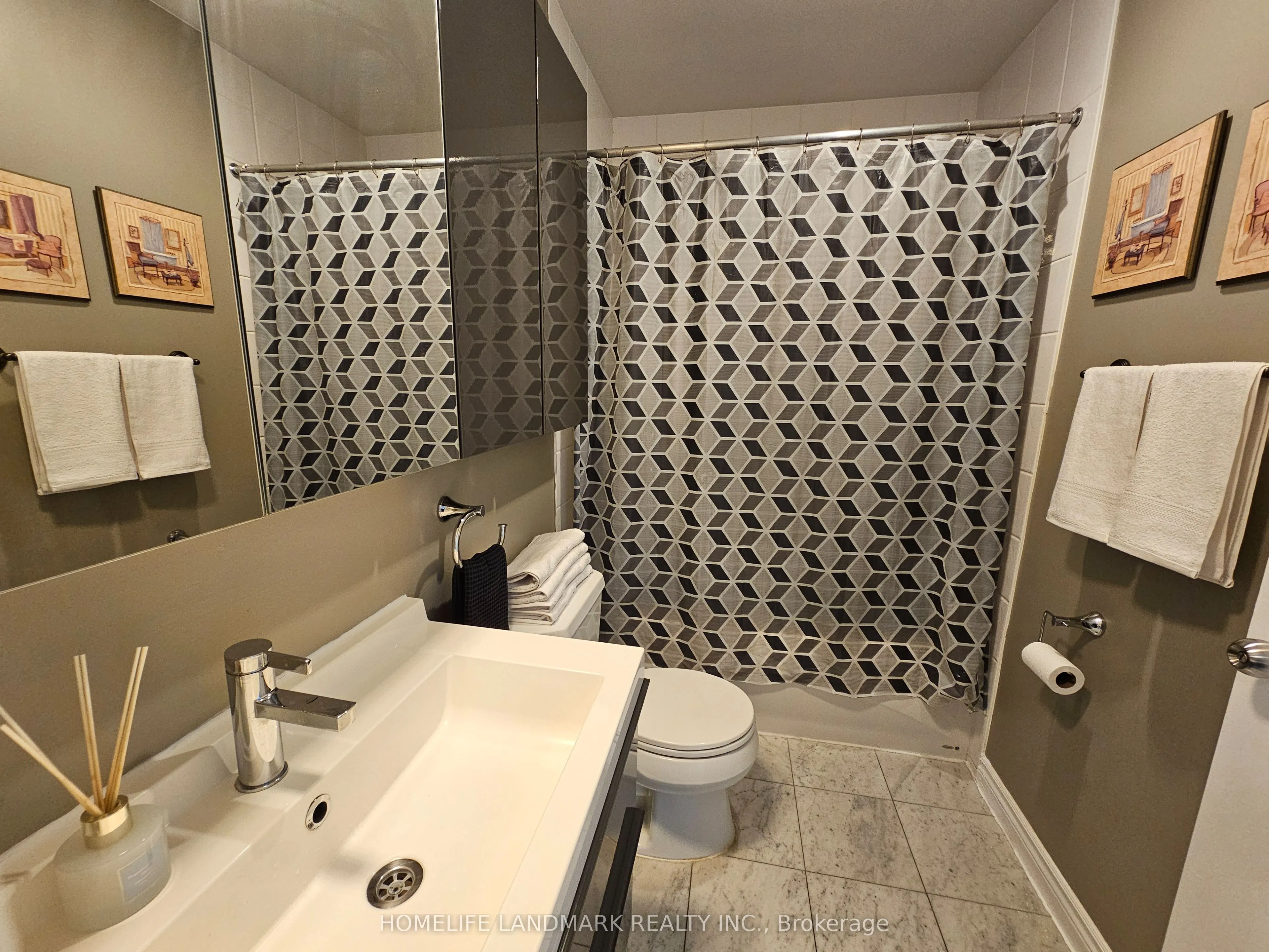 60 Byng Avenue, #401