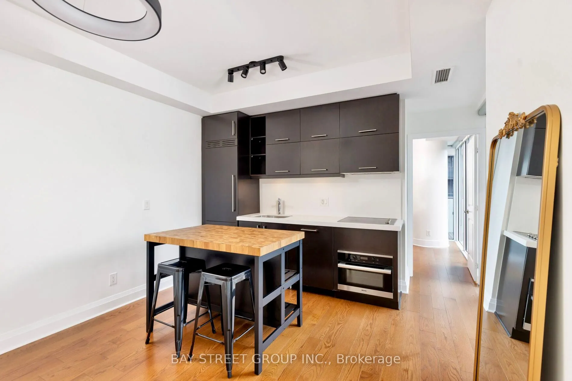 1080 Bay Street, #1608
