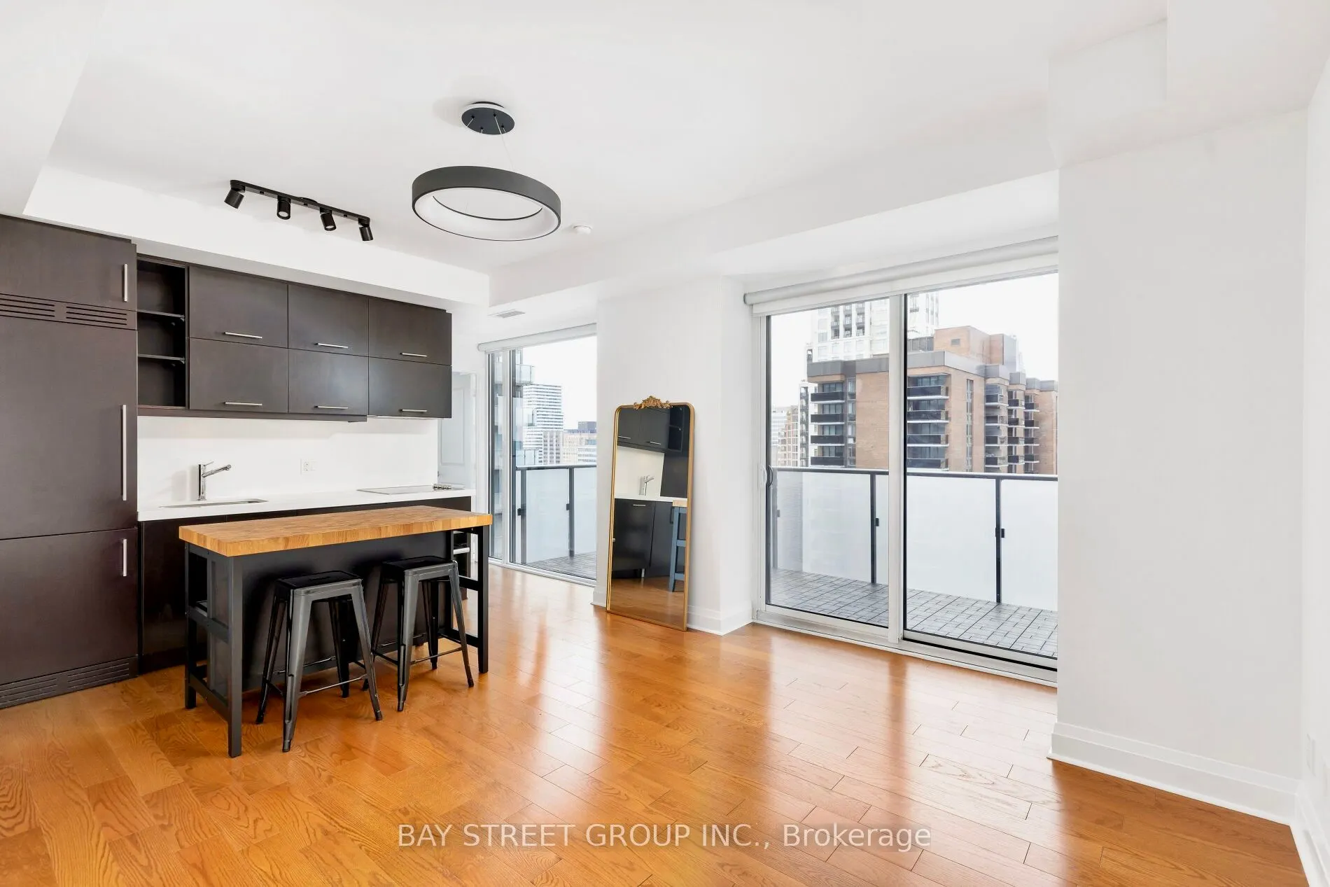 1080 Bay Street, #1608