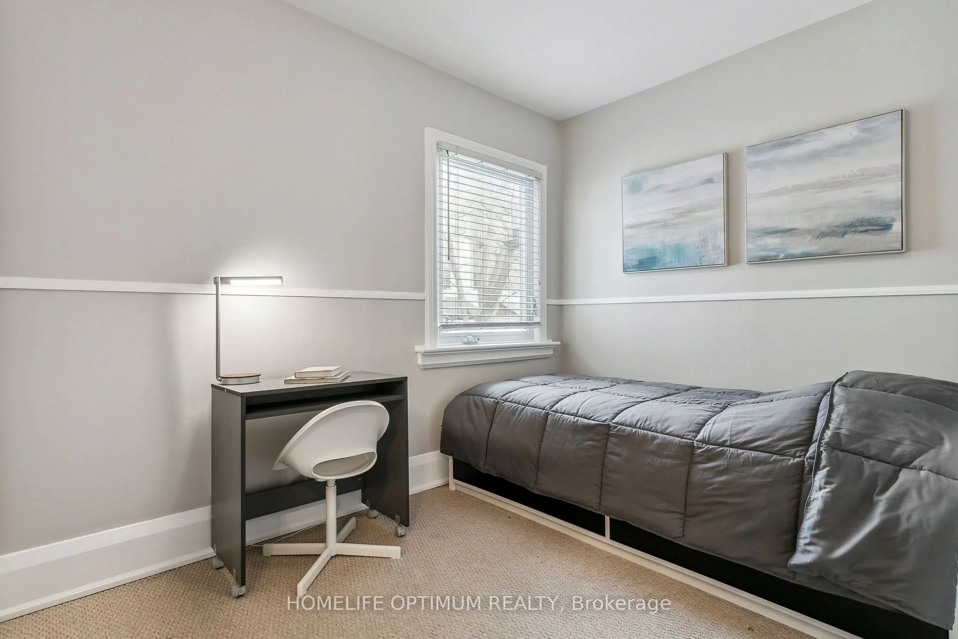 52 Hillsdale Avenue W