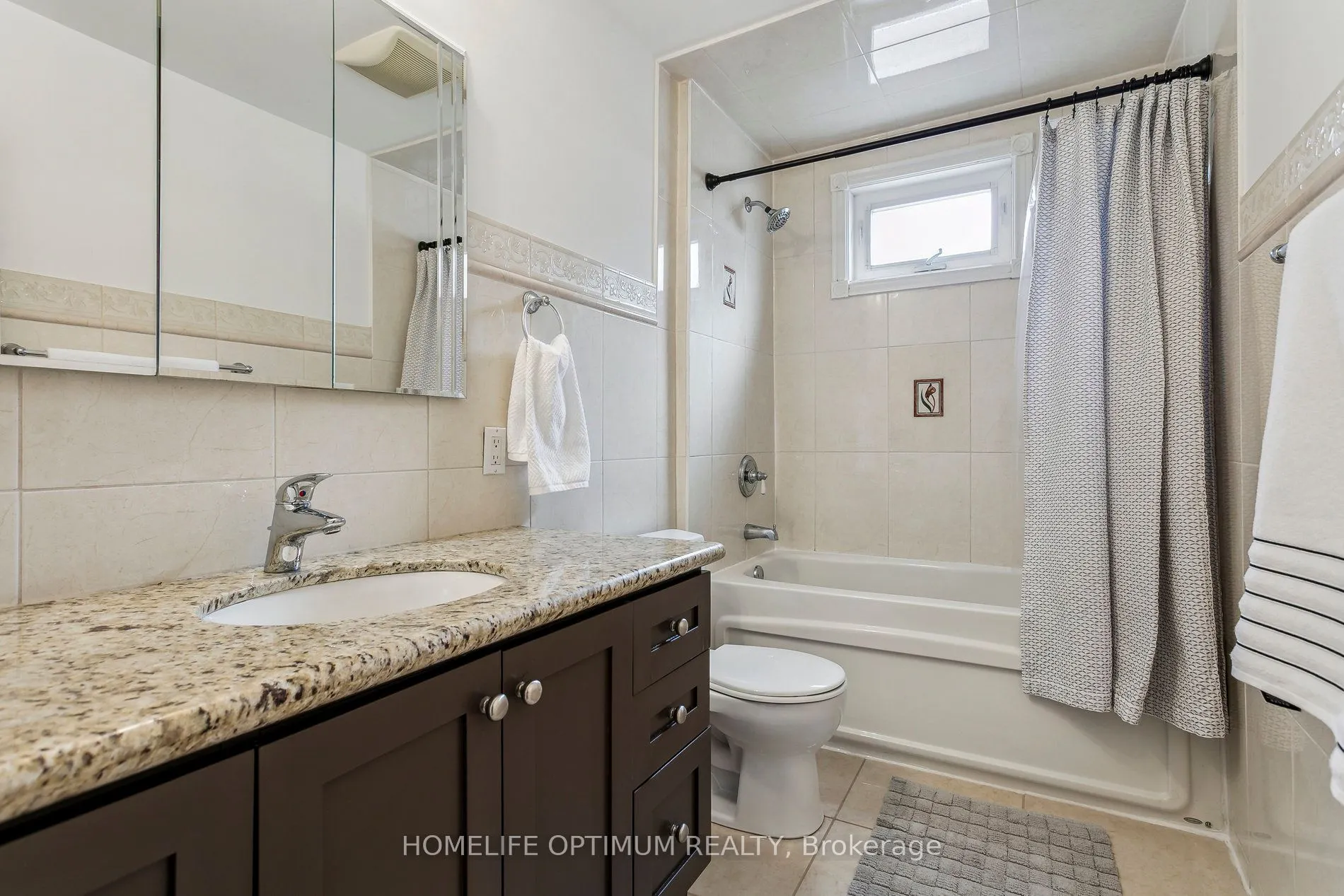 52 Hillsdale Avenue W
