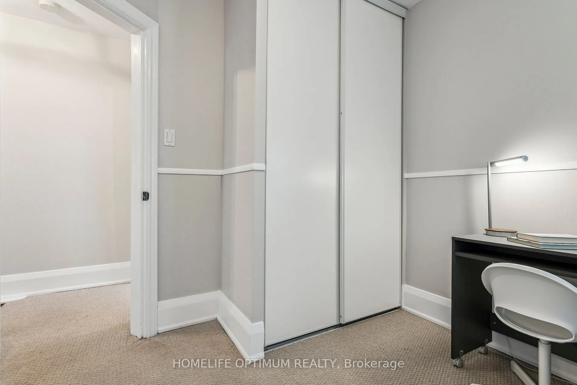 52 Hillsdale Avenue W