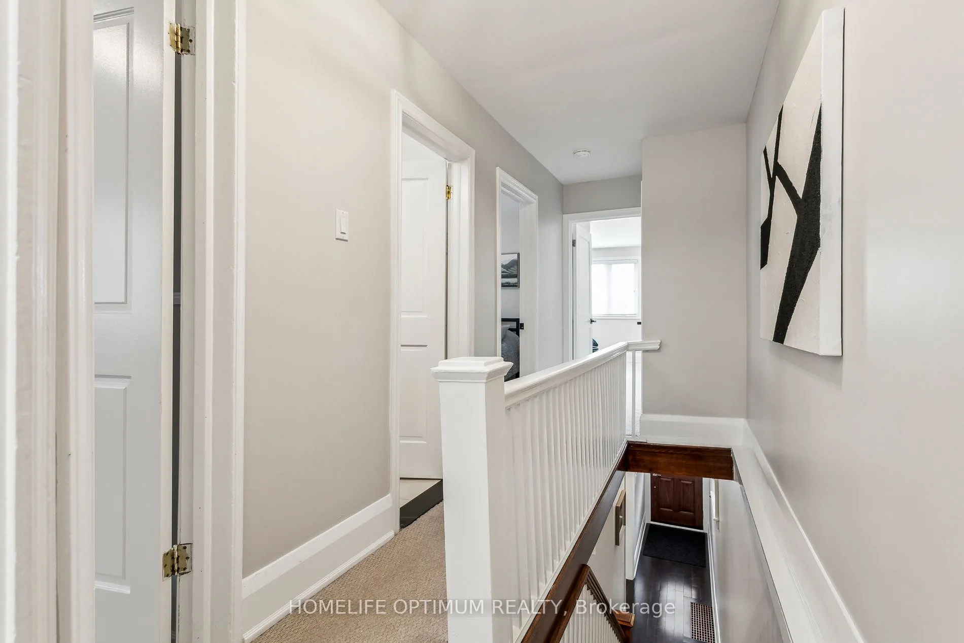 52 Hillsdale Avenue W