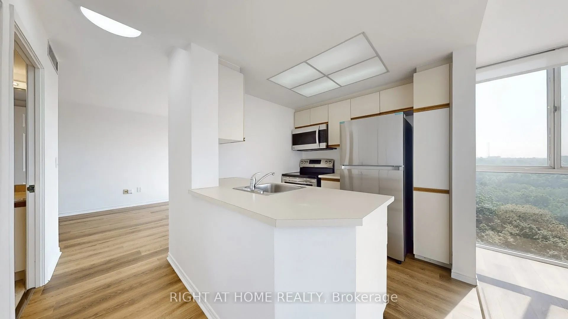 7 Concorde Place, #904