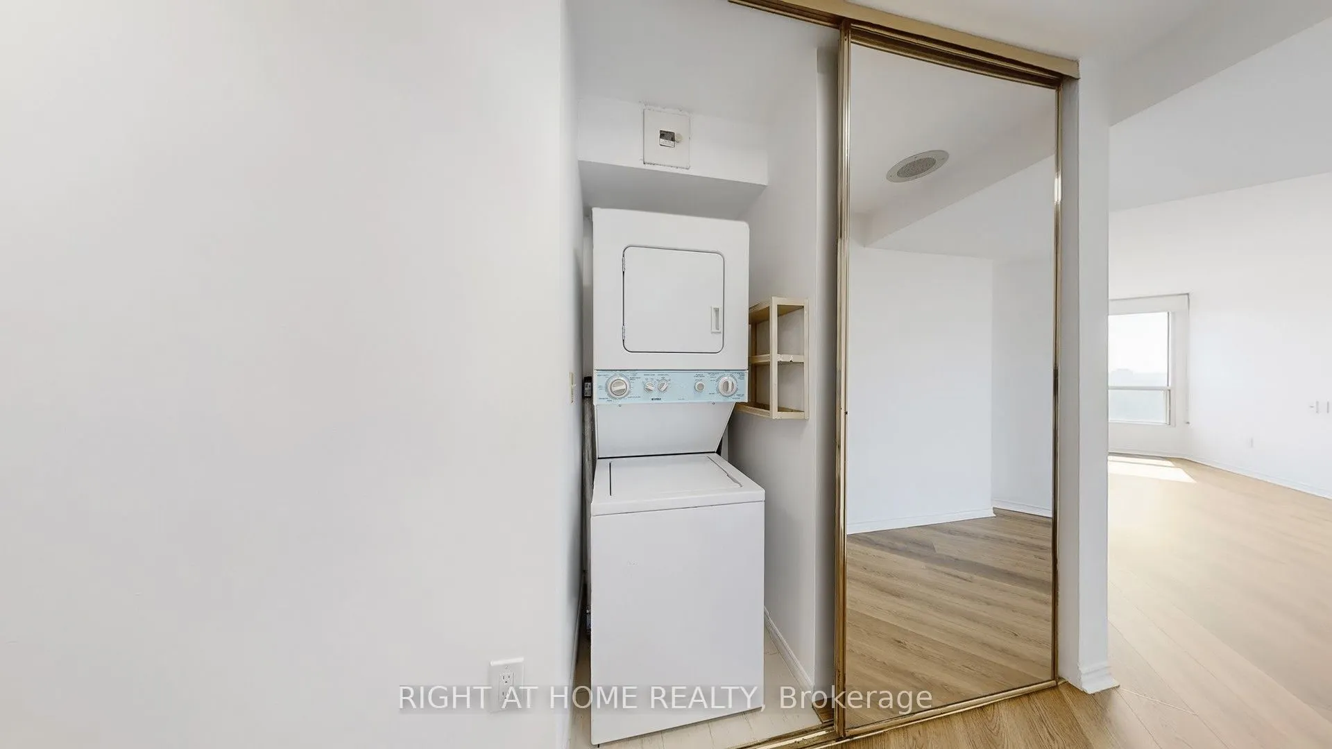 7 Concorde Place, #904