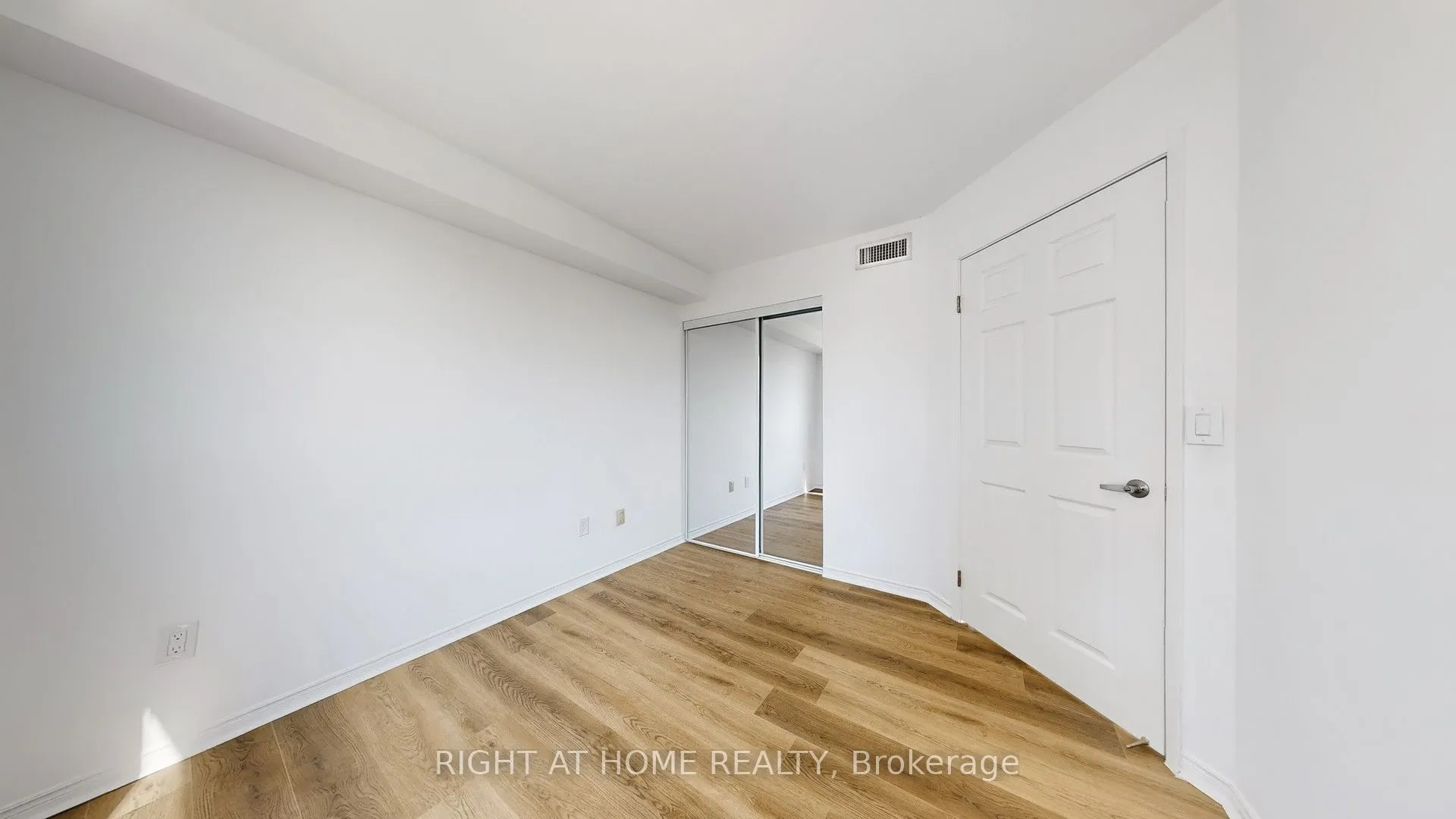 7 Concorde Place, #904
