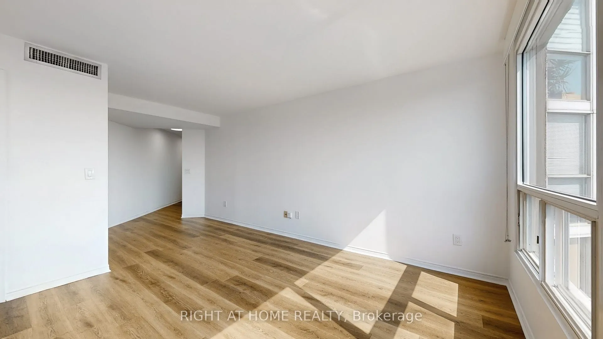 7 Concorde Place, #904