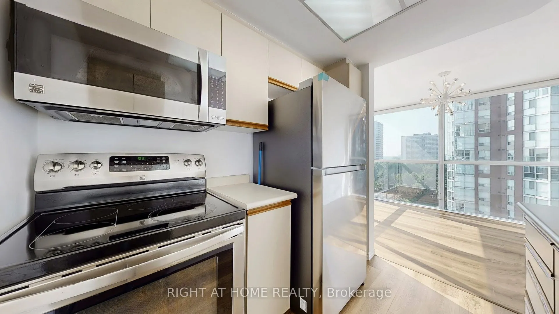7 Concorde Place, #904
