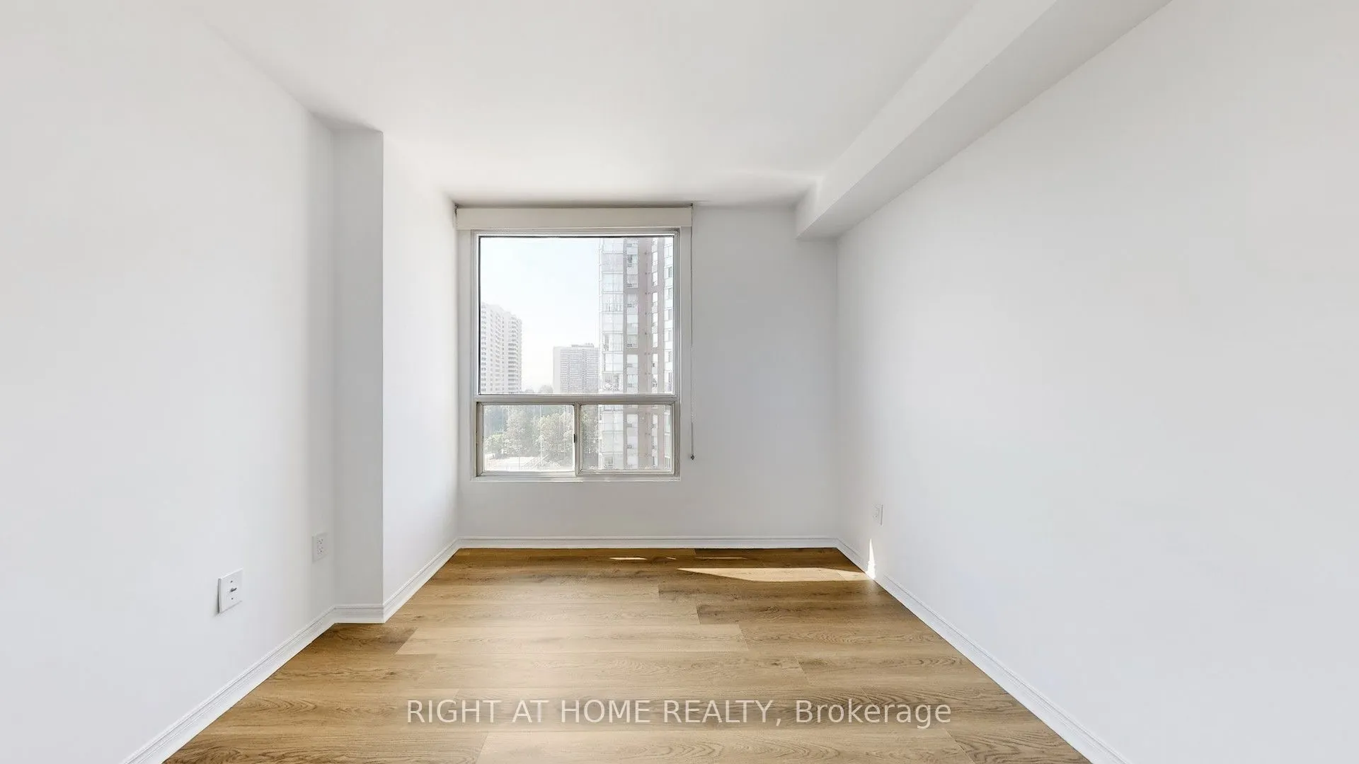 7 Concorde Place, #904