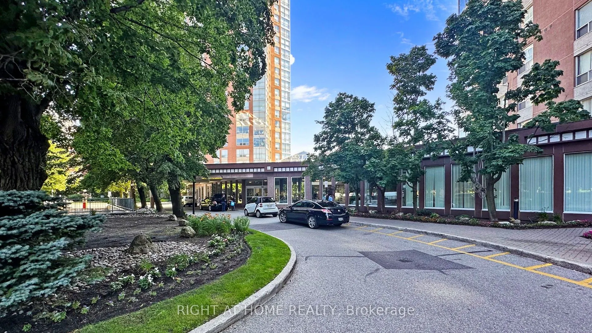 7 Concorde Place, #904