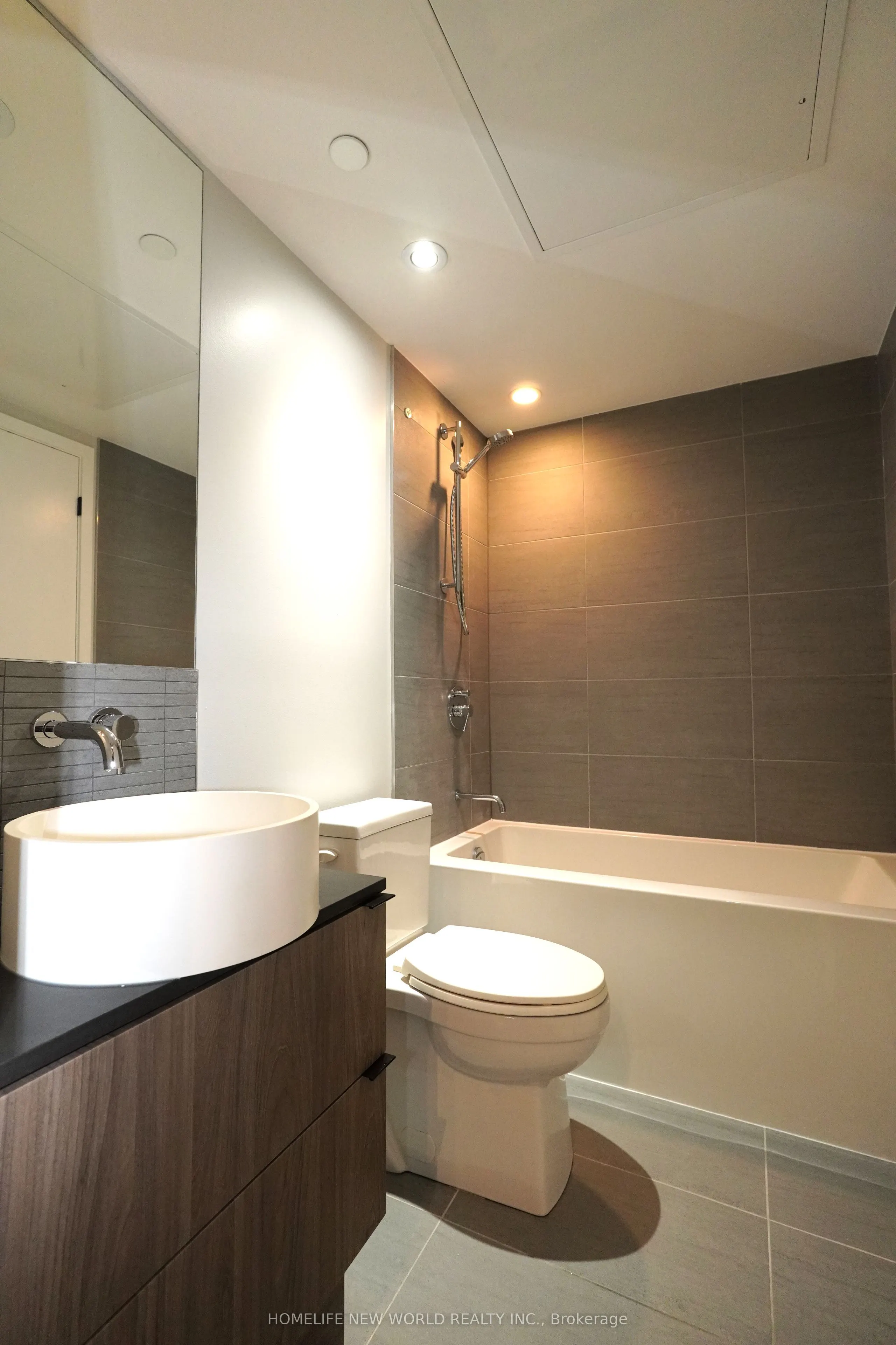 161 Roehampton Avenue, #233