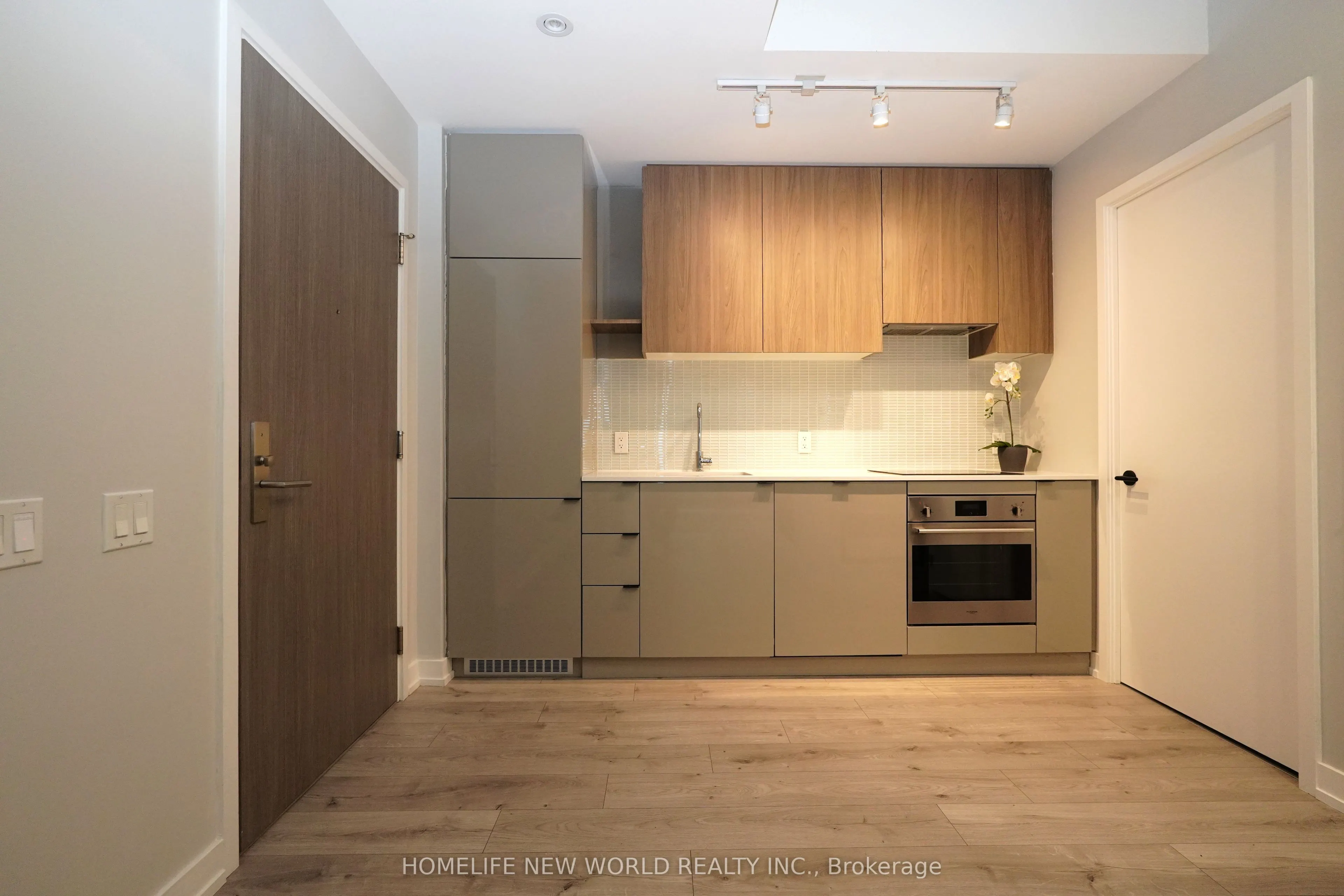 161 Roehampton Avenue, #233