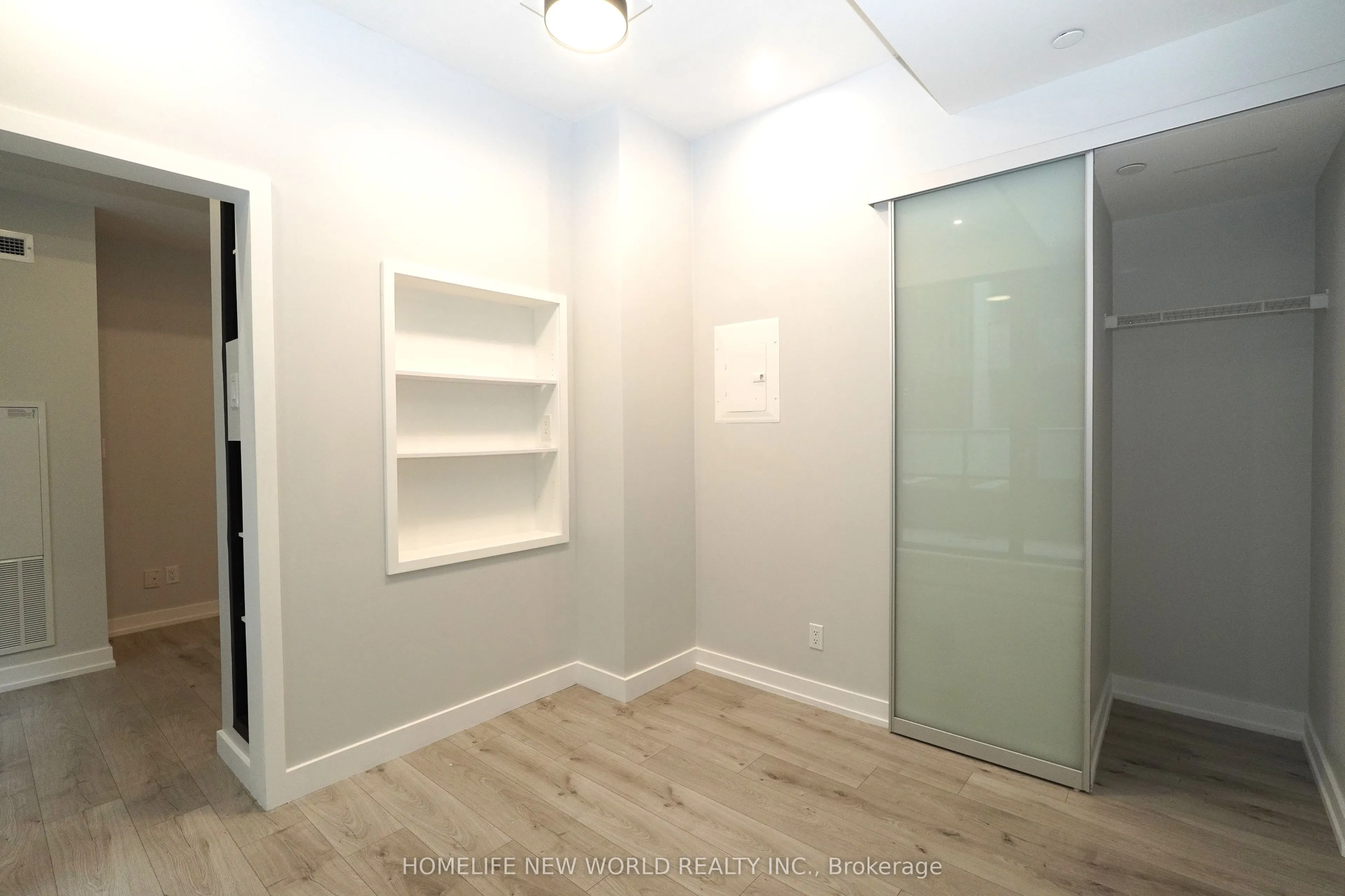 161 Roehampton Avenue, #233
