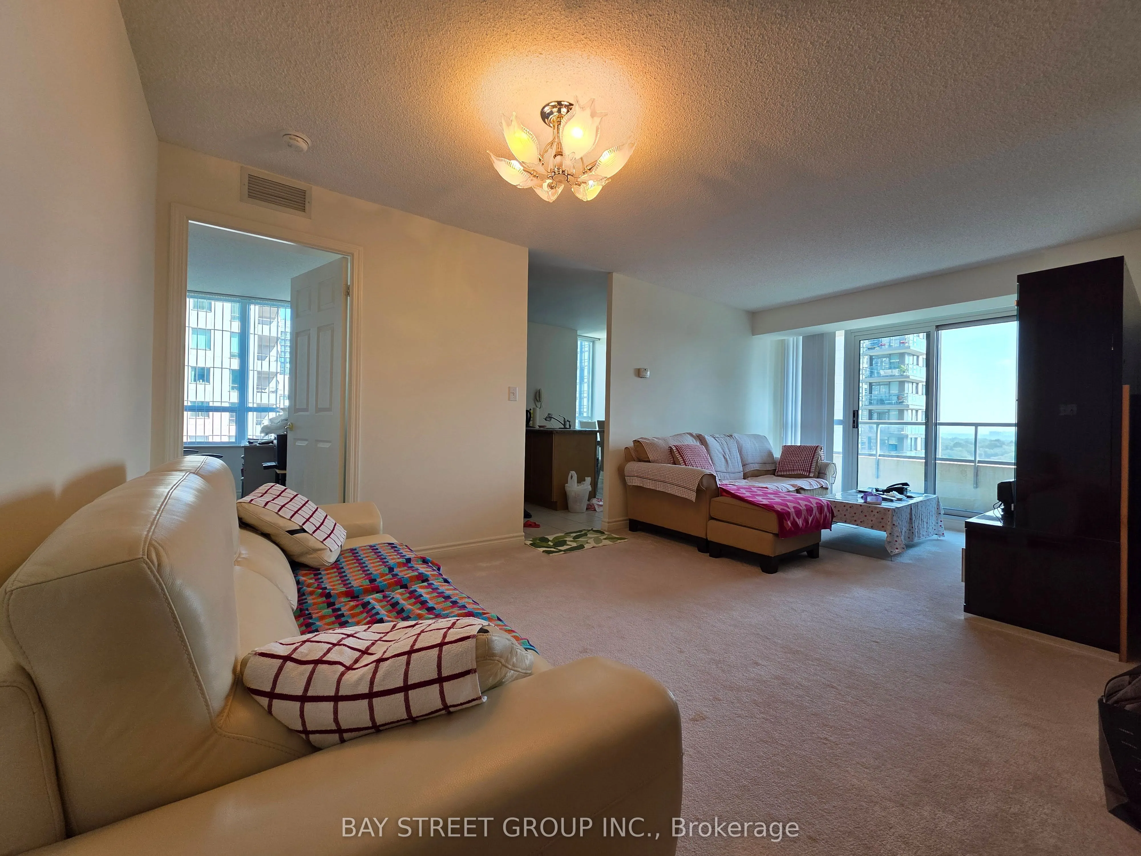 18 Spring Garden Avenue, #1905