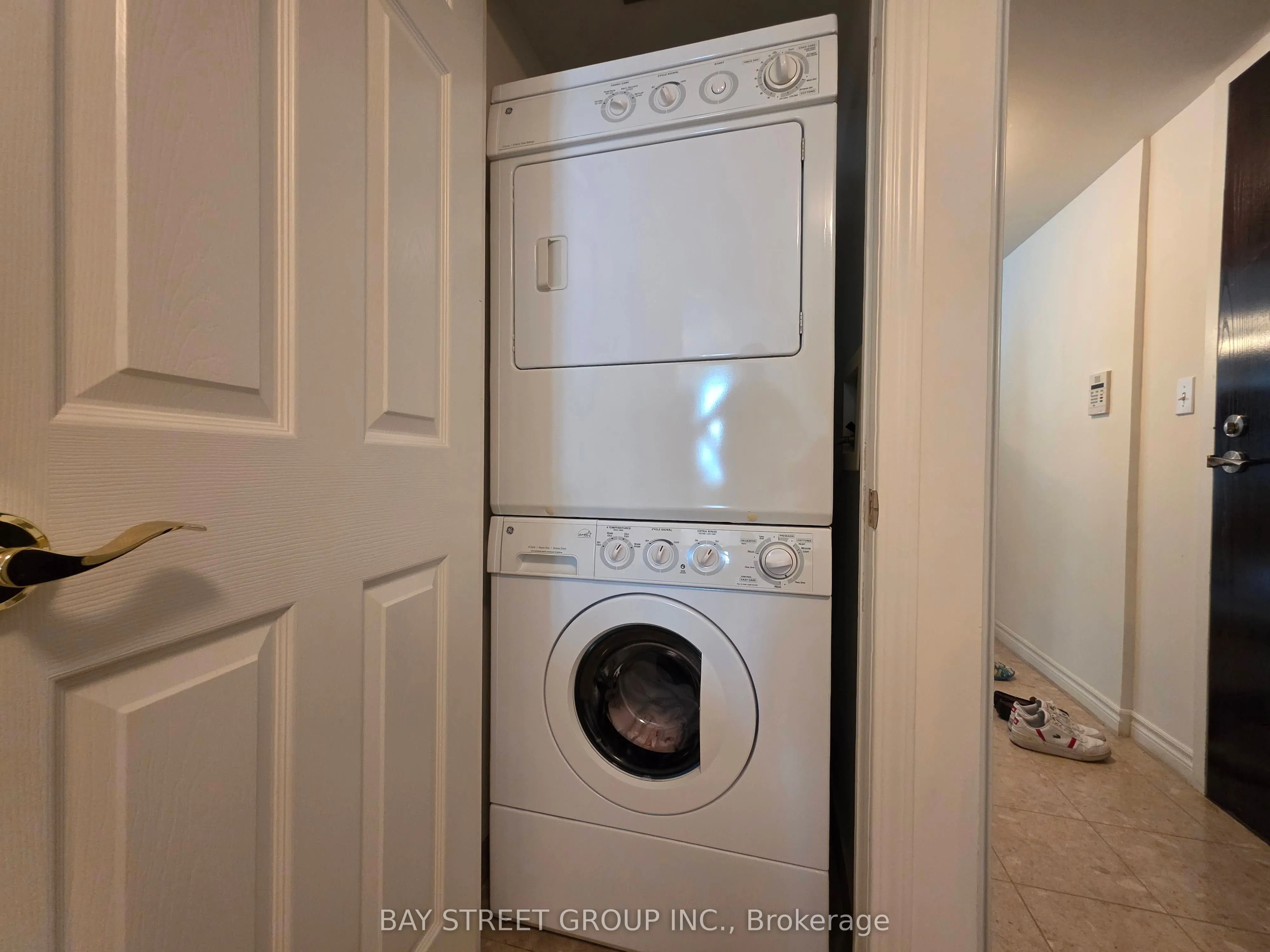 18 Spring Garden Avenue, #1905