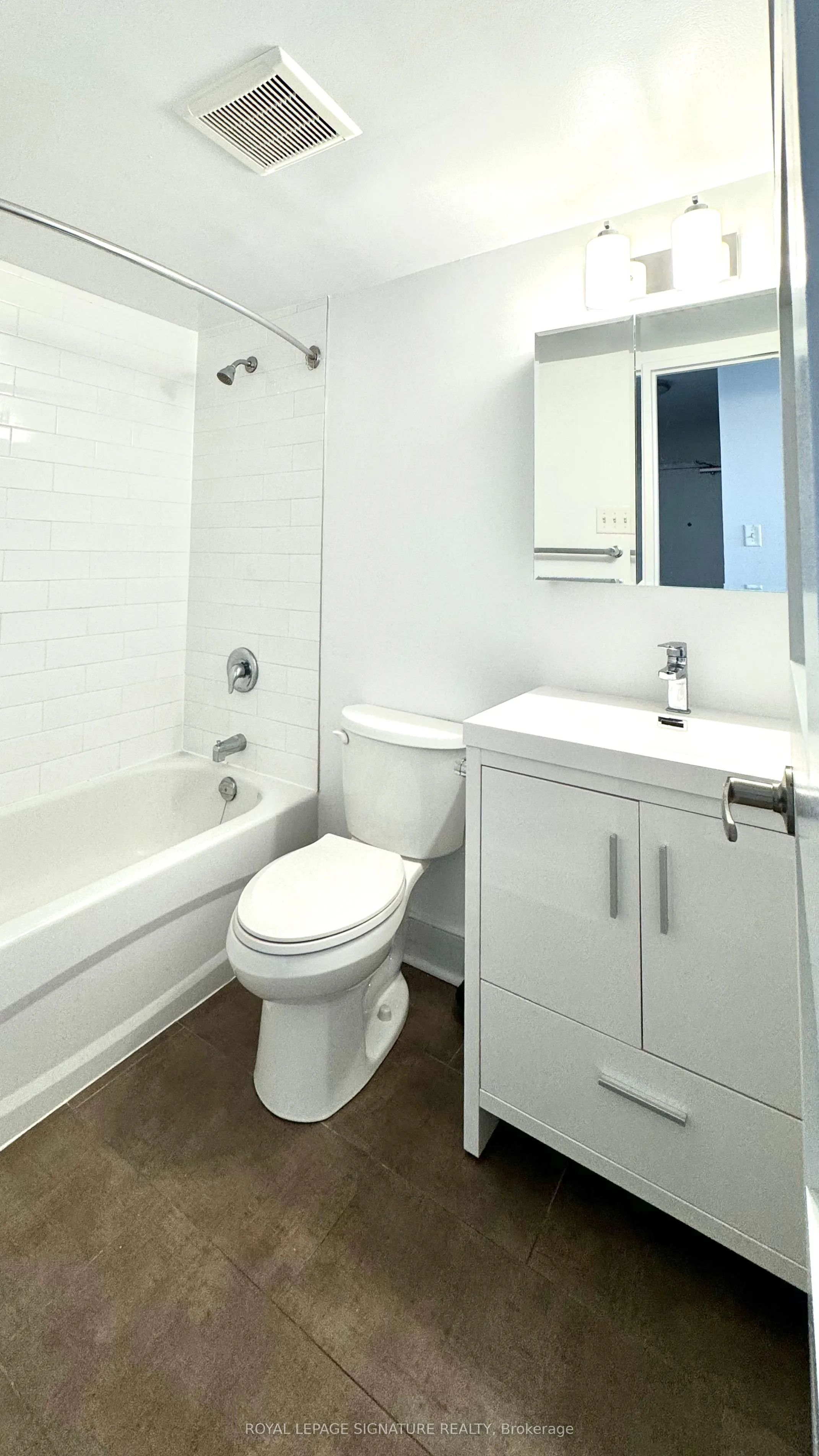 1291 Bayview Avenue, #309