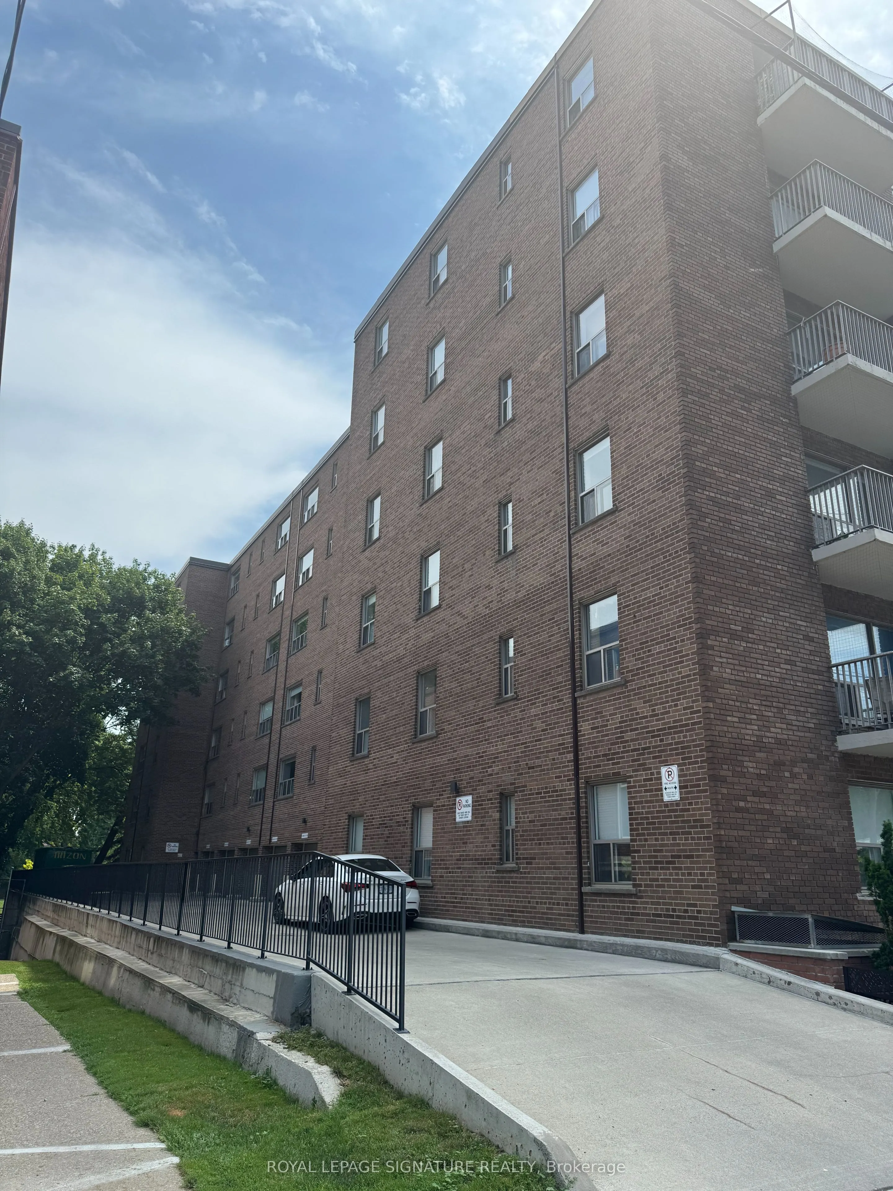 1291 Bayview Avenue, #309