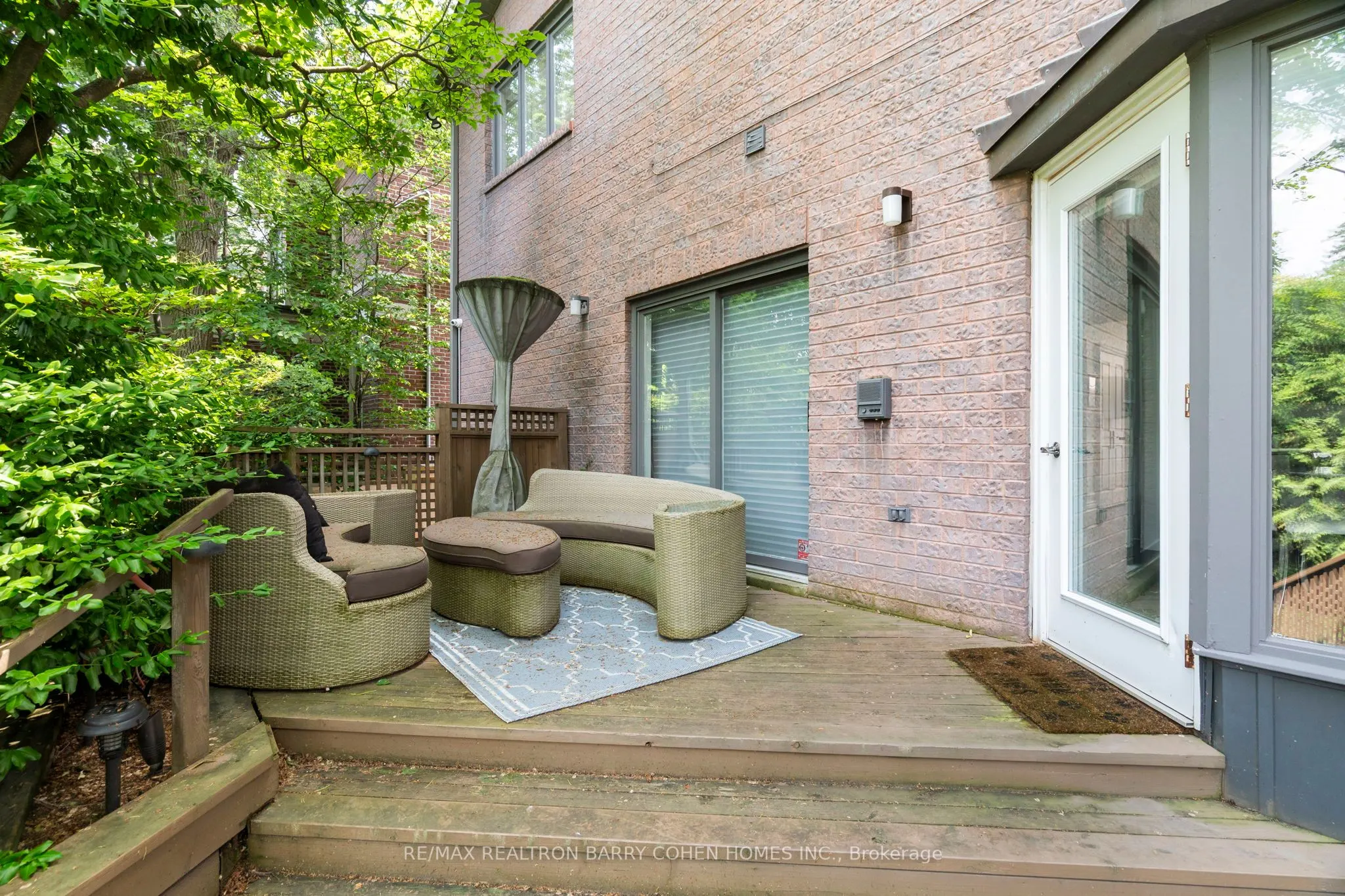 566 Castlefield Avenue