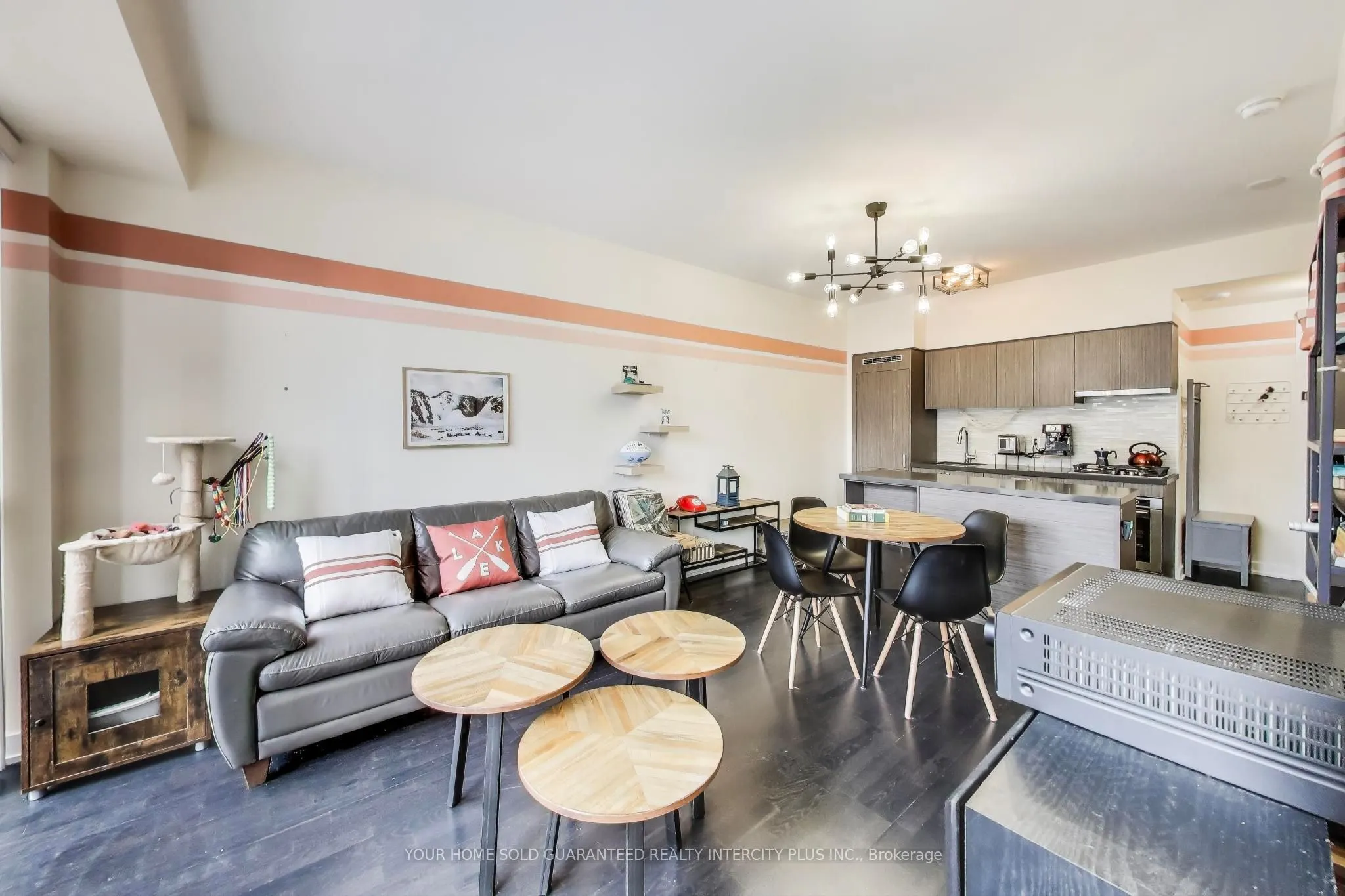 501 St. Clair Avenue W, #325