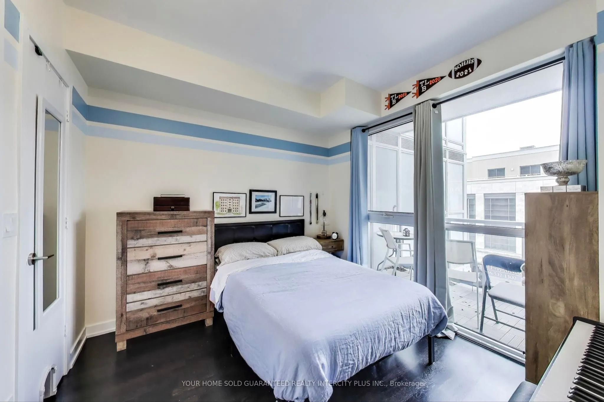 501 St. Clair Avenue W, #325