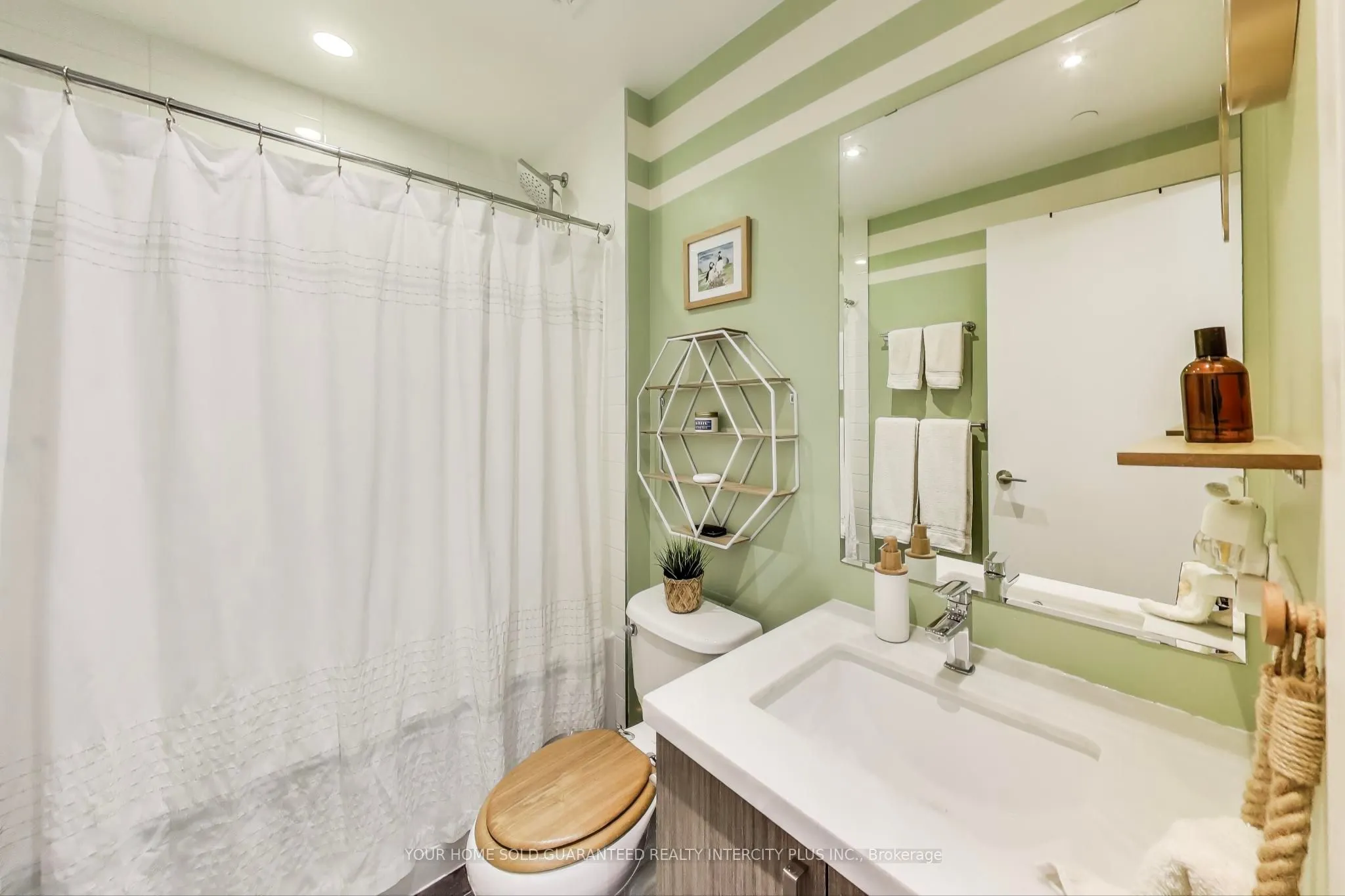 501 St. Clair Avenue W, #325