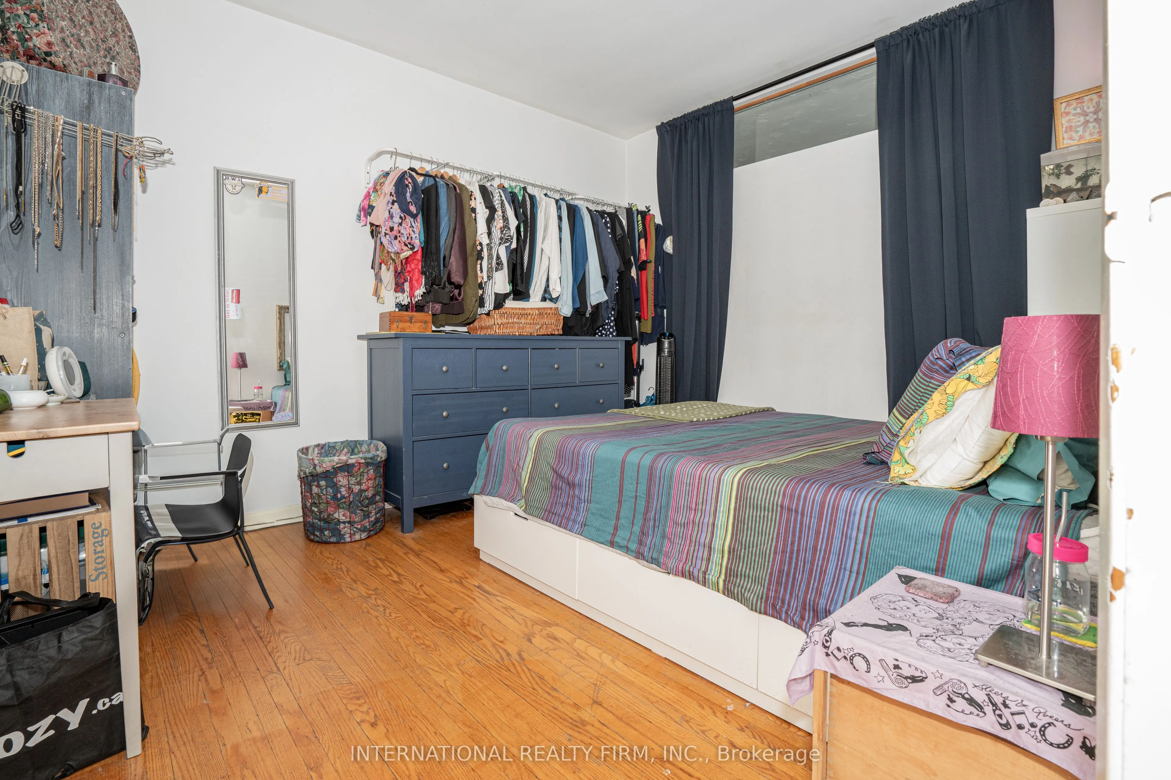 673 College Street, #2nd Flr Front