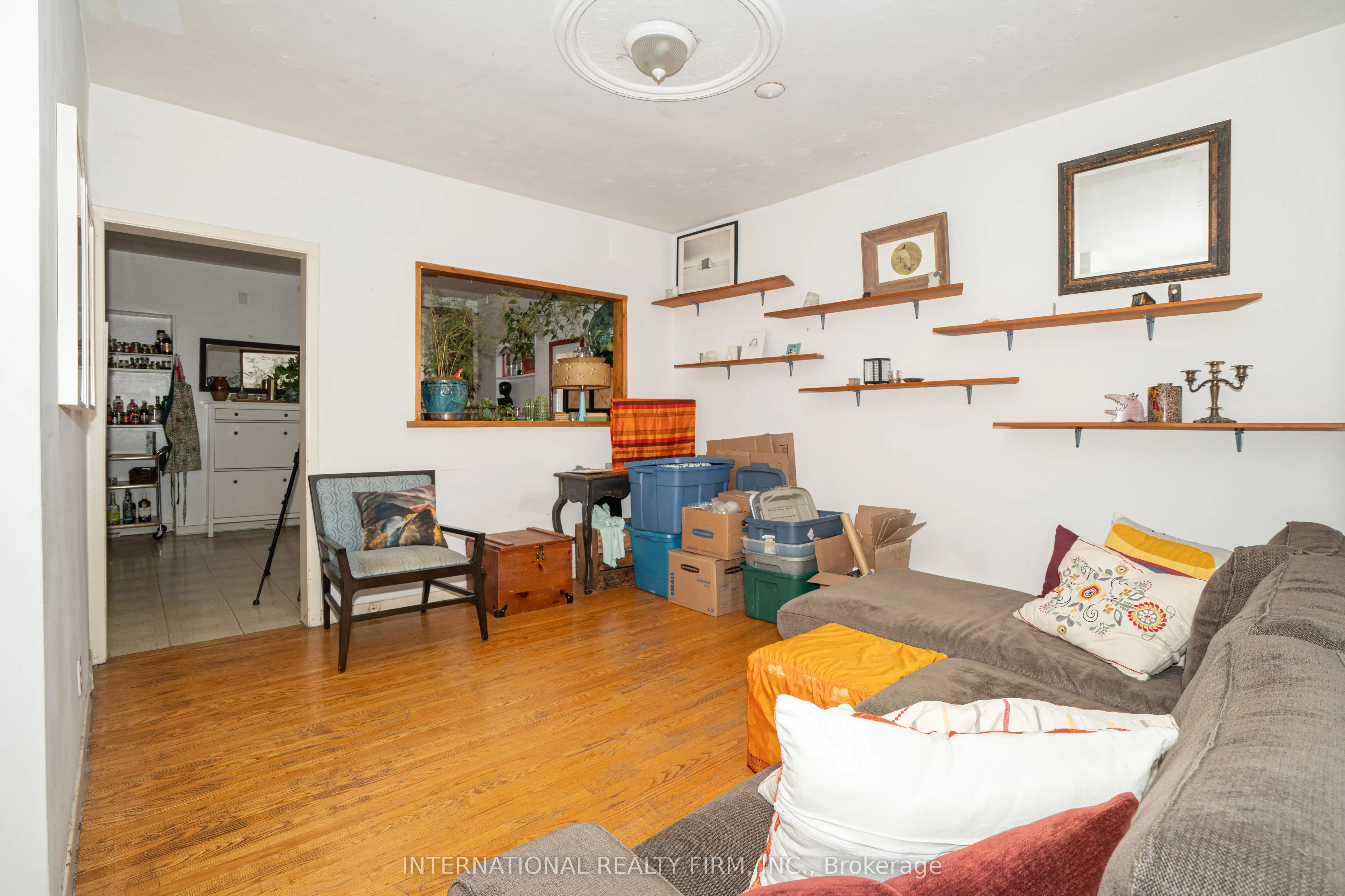 673 College Street, #2nd Flr Front
