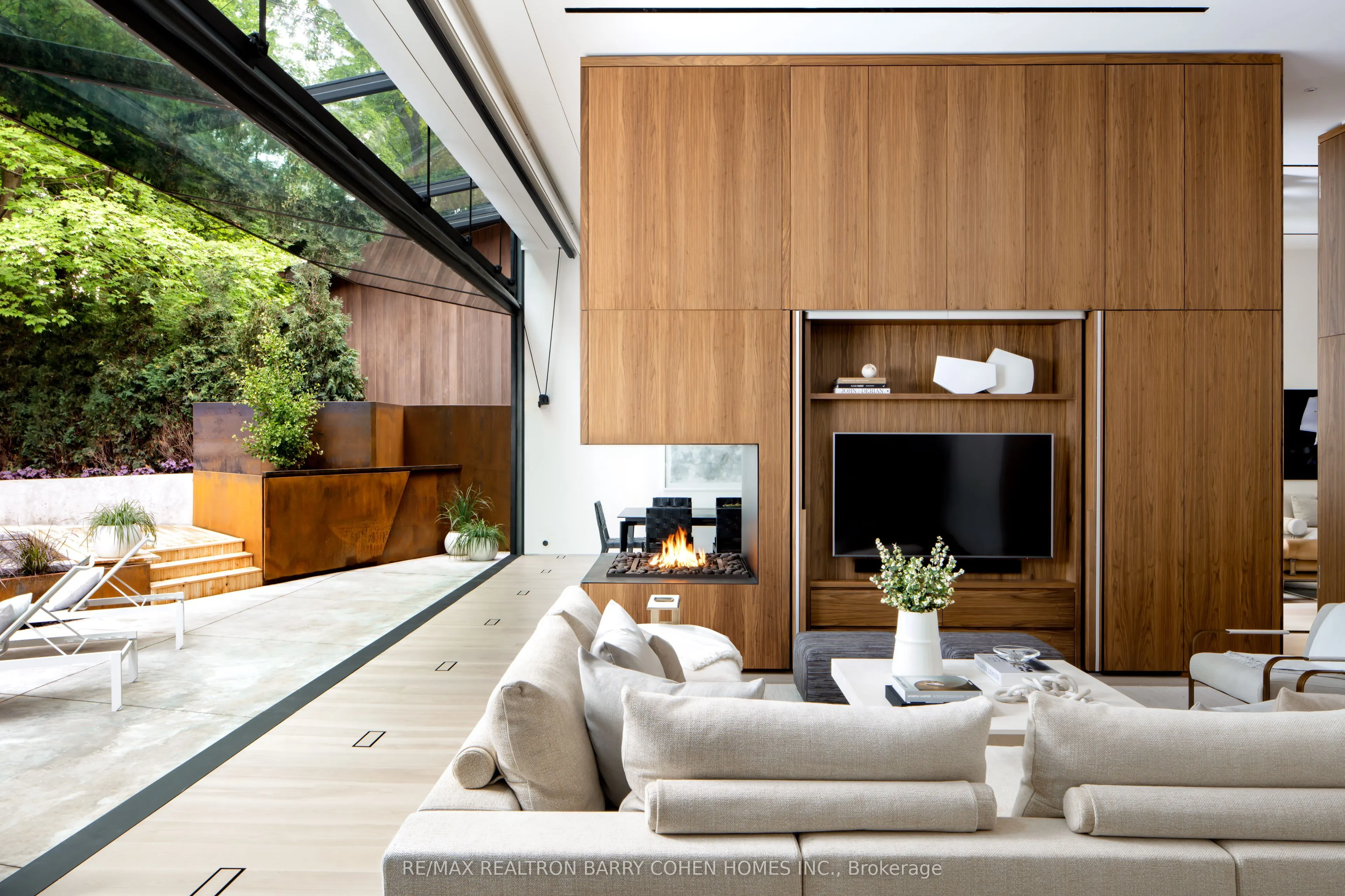 7 Waxwing Place