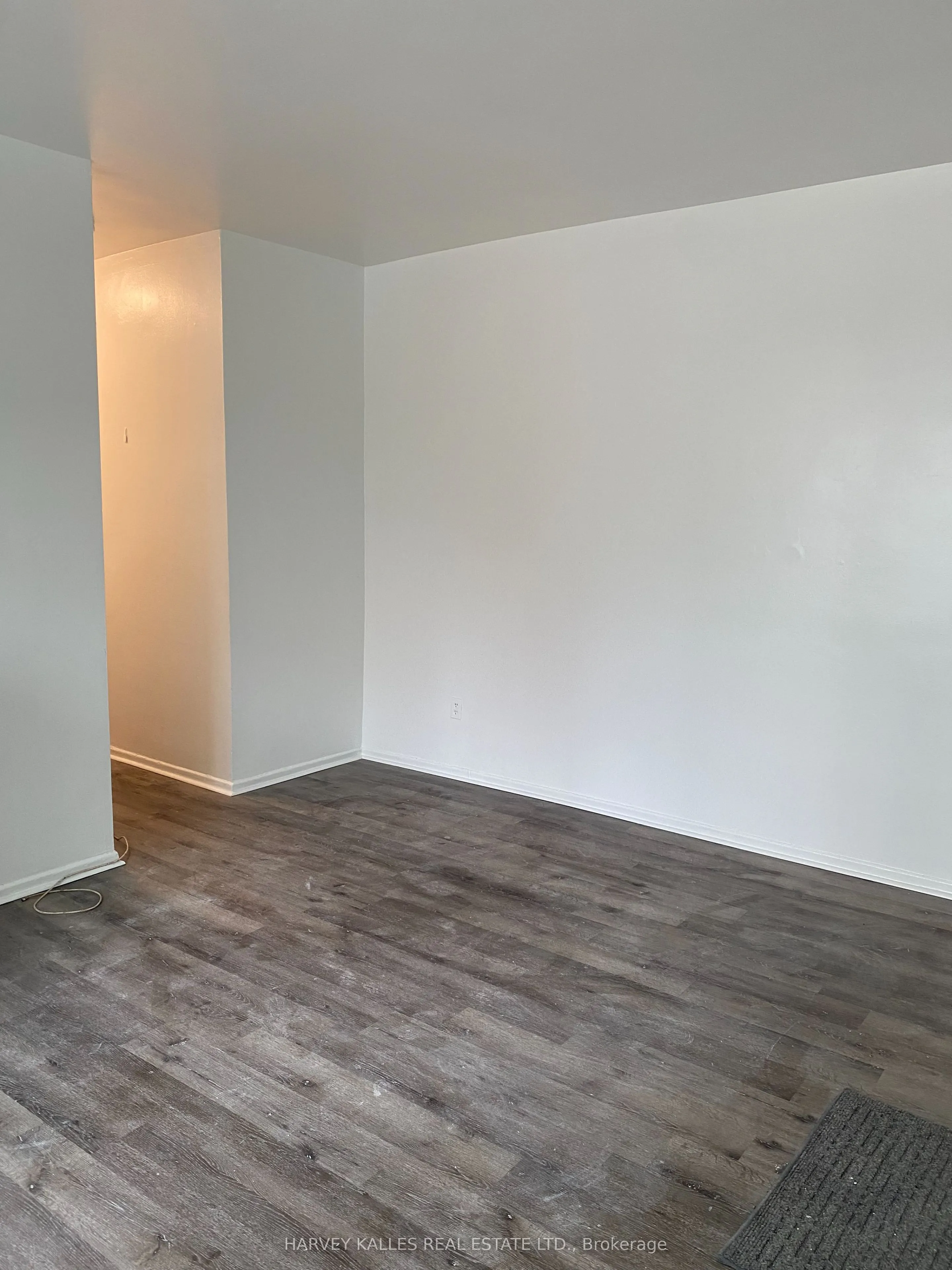1582 Bathurst Street, #104