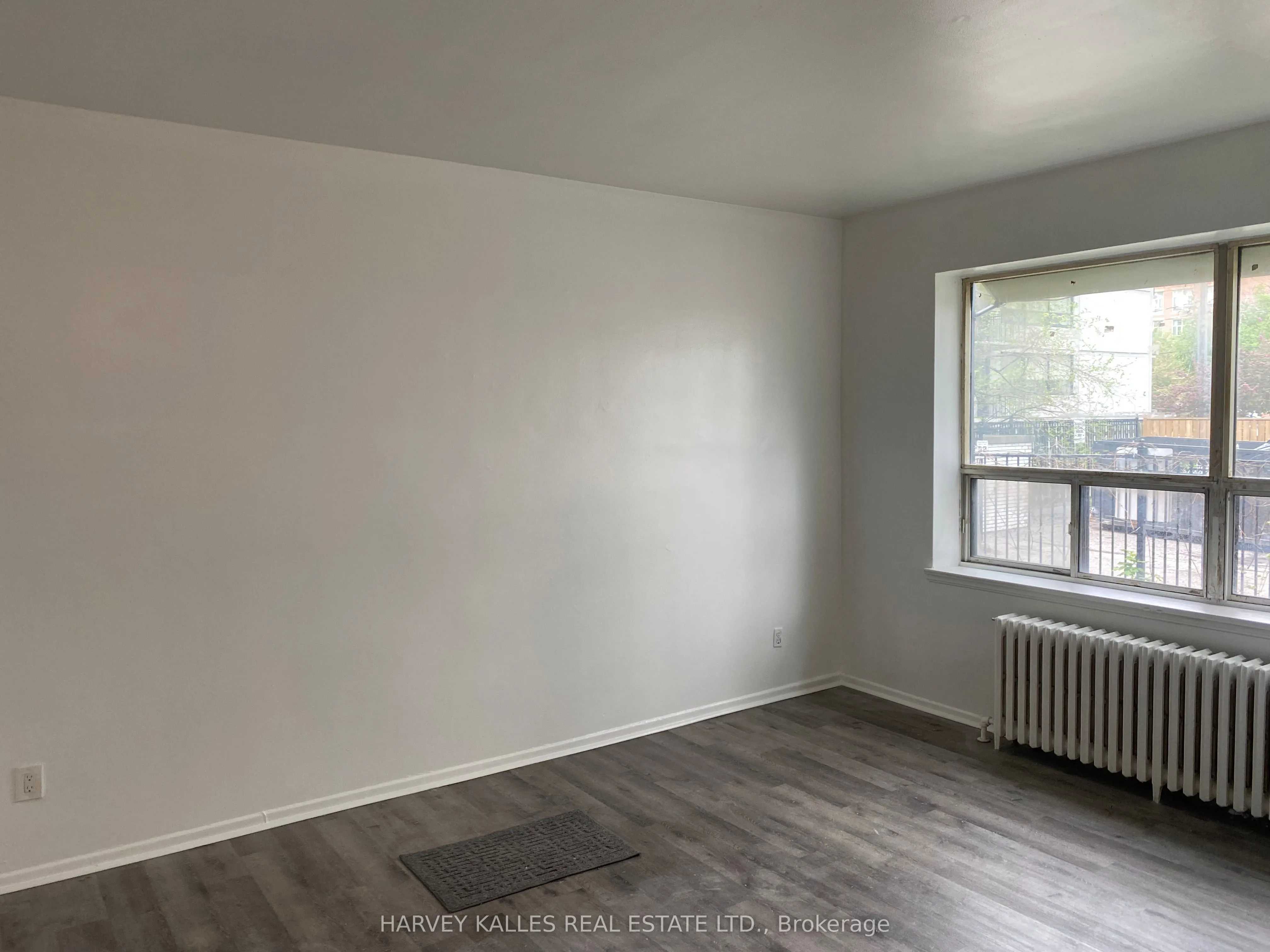 1582 Bathurst Street, #104