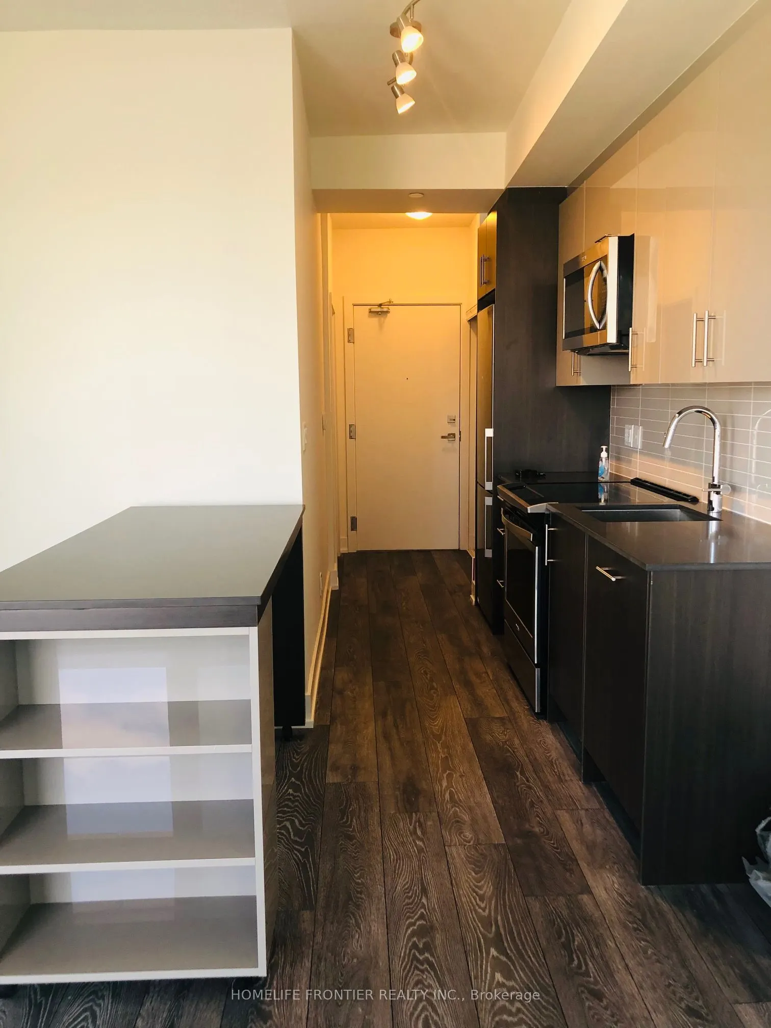 180 Fairview Mall Drive W, #706