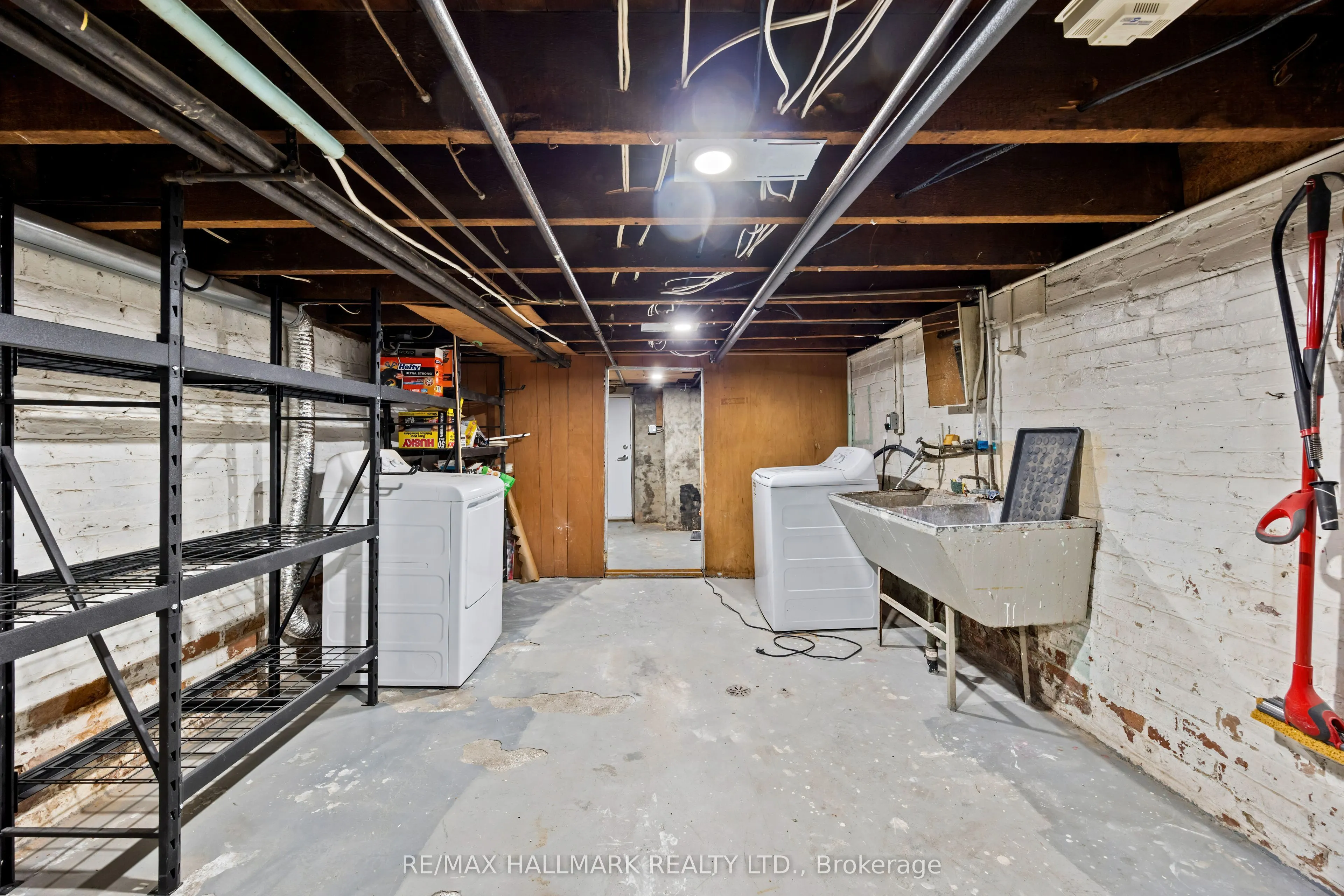 690 Adelaide Street W