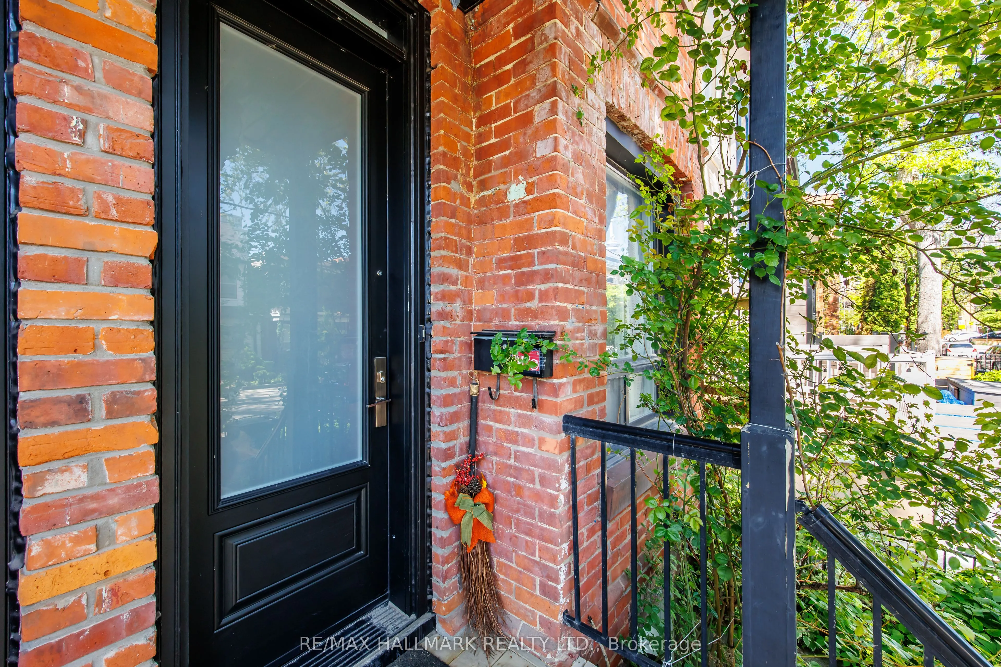 690 Adelaide Street W