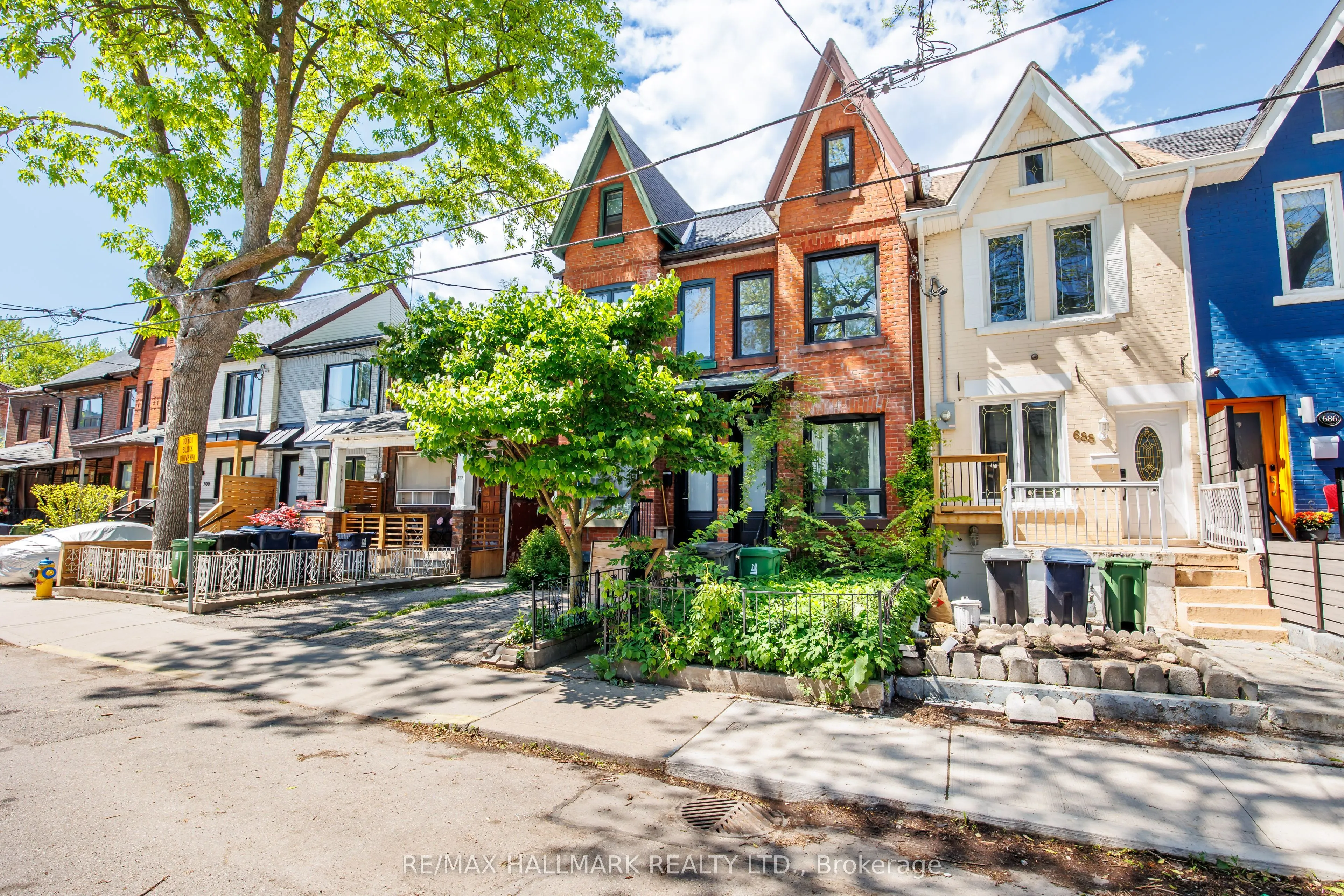 690 Adelaide Street W