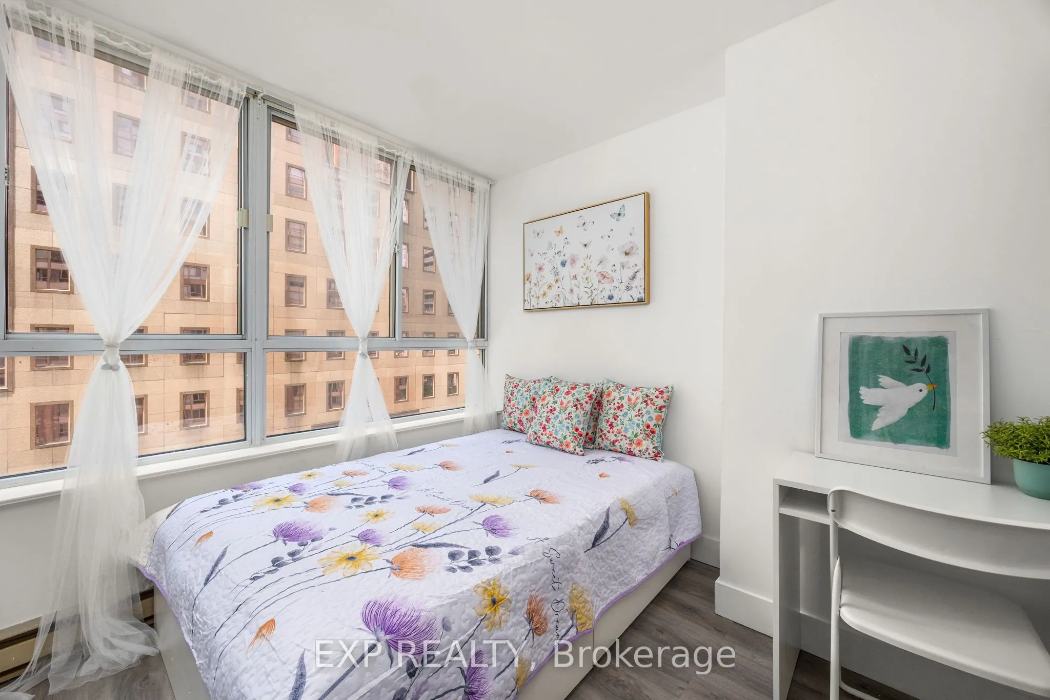 711 Bay Street, #817